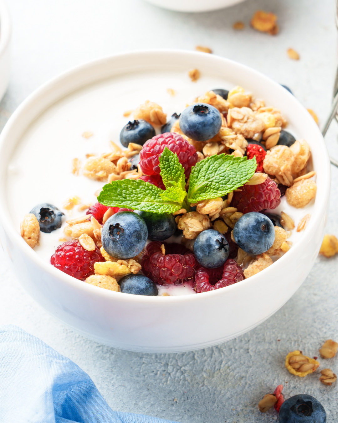 Breakfast bowl with berries and granola