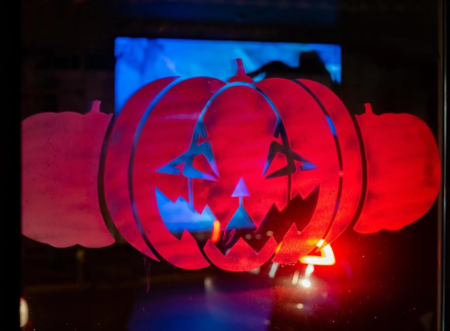 No passado dia 31 de outubro, a CUPRA City Garage Lisboa transformou-se num verdadeiro mist&eacute;rio sombrio. 🧛🏻

Entre m&aacute;scaras, sombras e luzes, recebemos &ldquo;A Revolta do Vinyl&rdquo;, da R&aacute;dio Oxig&eacute;nio, para um live s