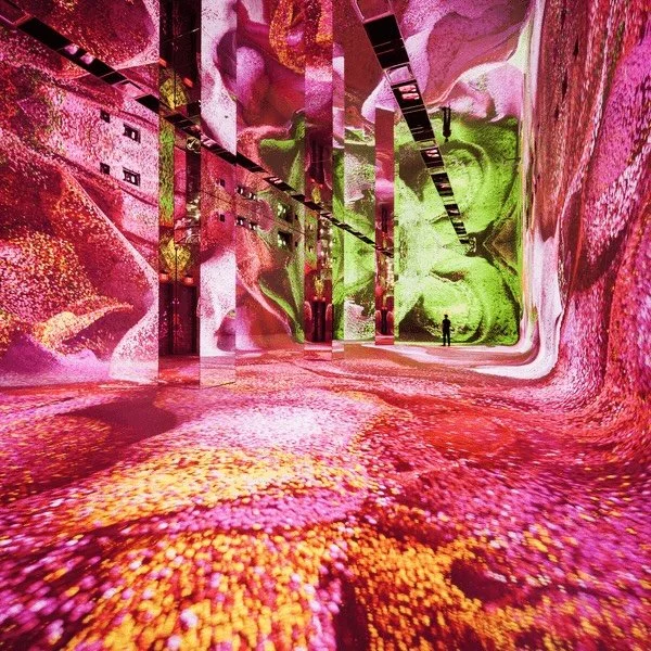 O futuro da arte e da tecnologia tem um novo destino: DATALAND. 🚀✨

Criado pelo artista digital pioneiro Refik Anadol e Efsun Erkılı&ccedil;, DATALAND apresenta-se como o primeiro museu do mundo dedicado &agrave; arte alimentada por Intelig&ecirc;nc