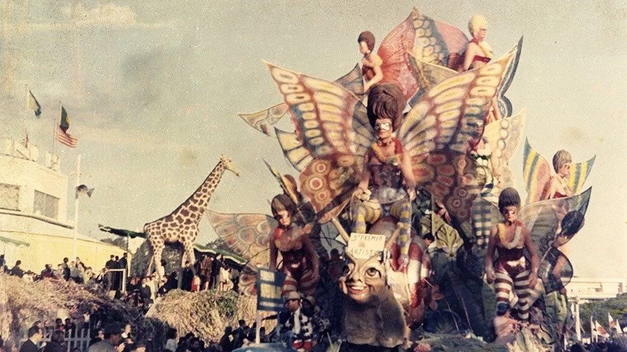Casino-Estoril-Carnaval-Girafa-desenhada-por-Salvador-Dali-1964.jpg
