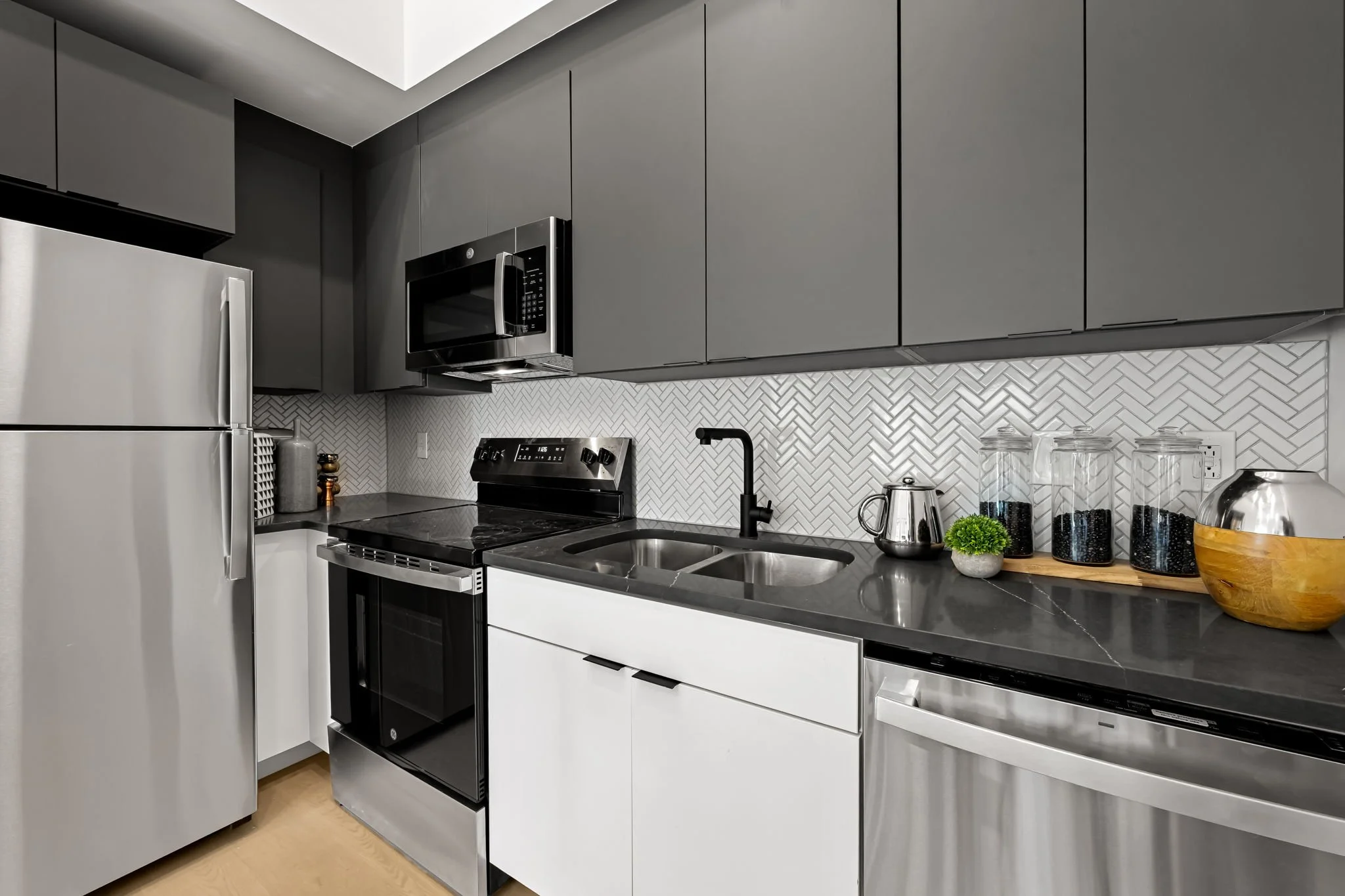 7-web-or-mls-600 N Howard St 304 7_.jpg