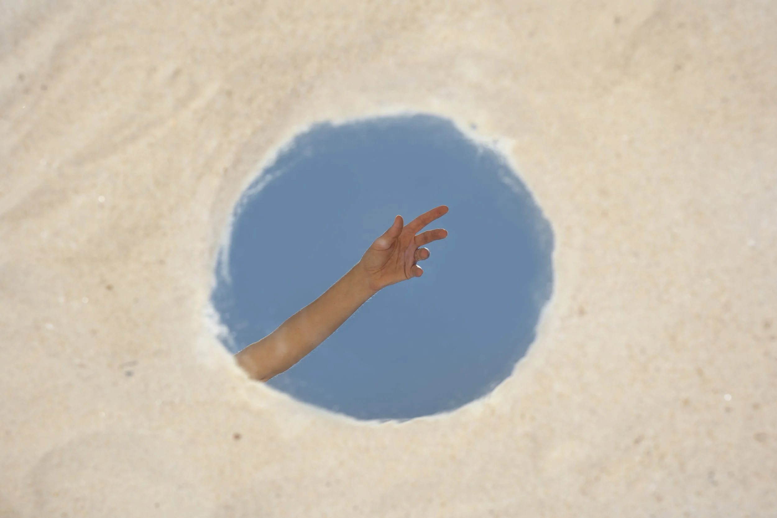 The Human Side of AI | Part 1: Spinning or Hiding. The Two AI Reactions We See Everywhere. 