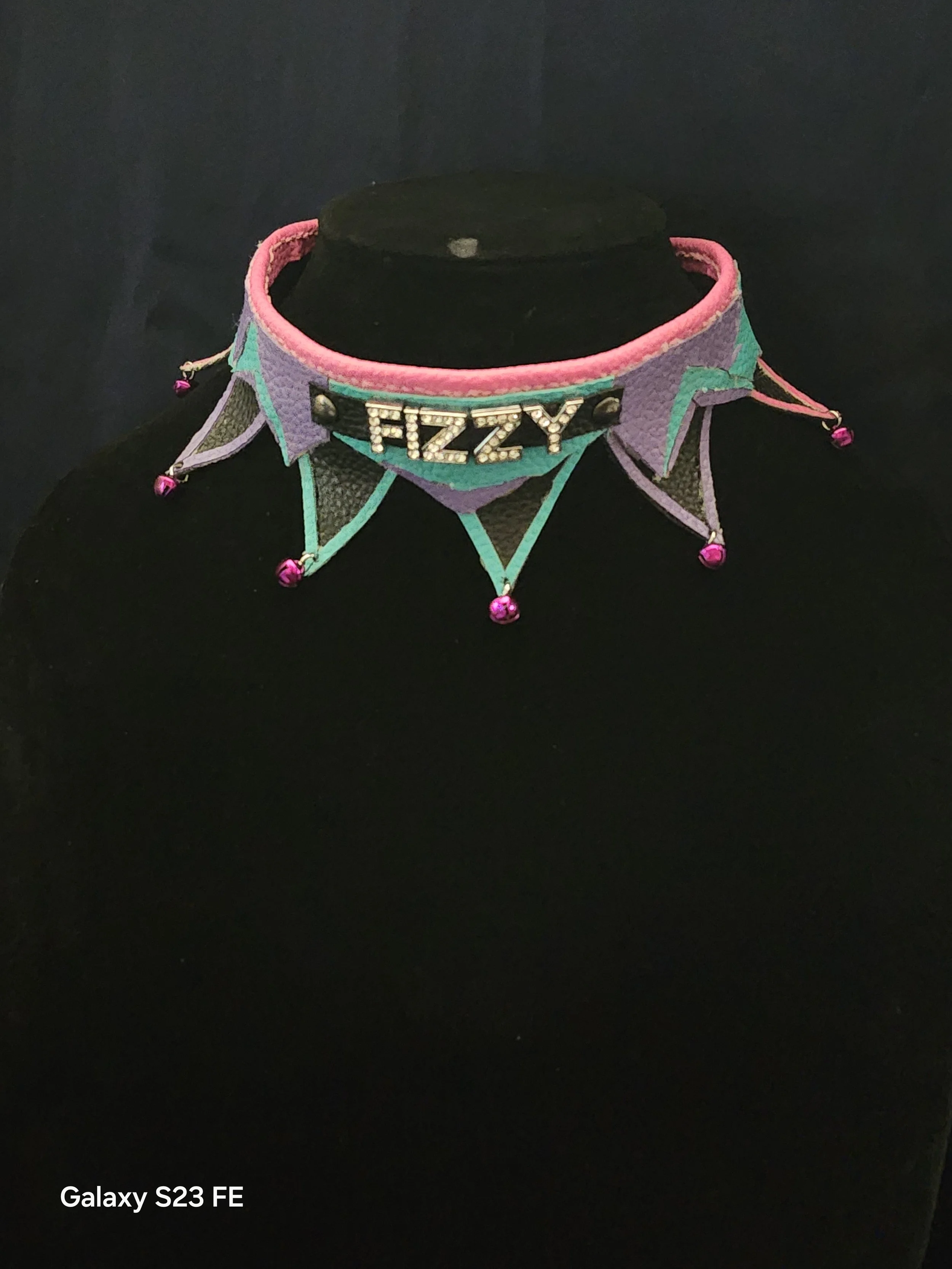 HB Fizzy Choker Close.jpg