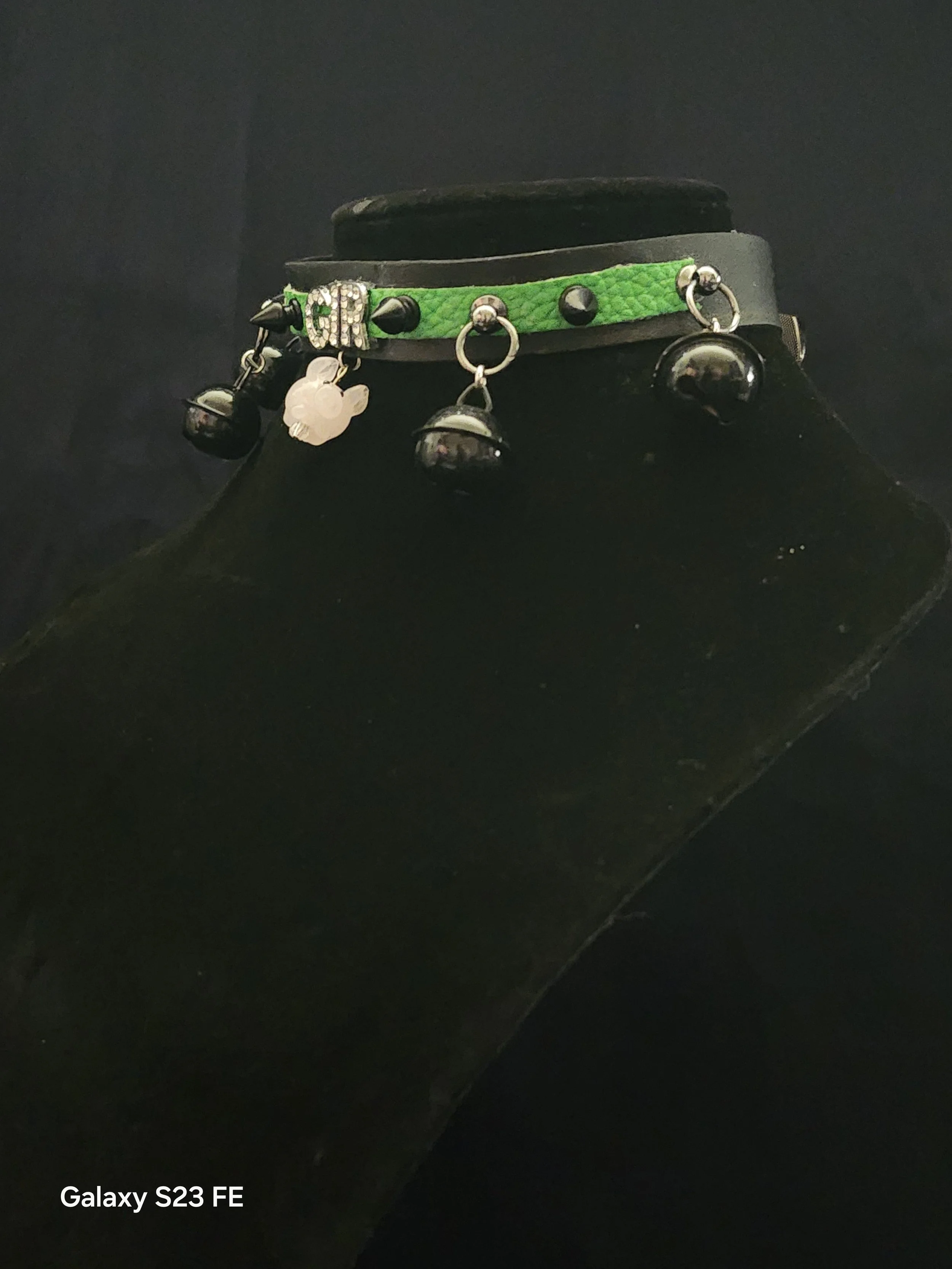 Gir Choker Left.jpg