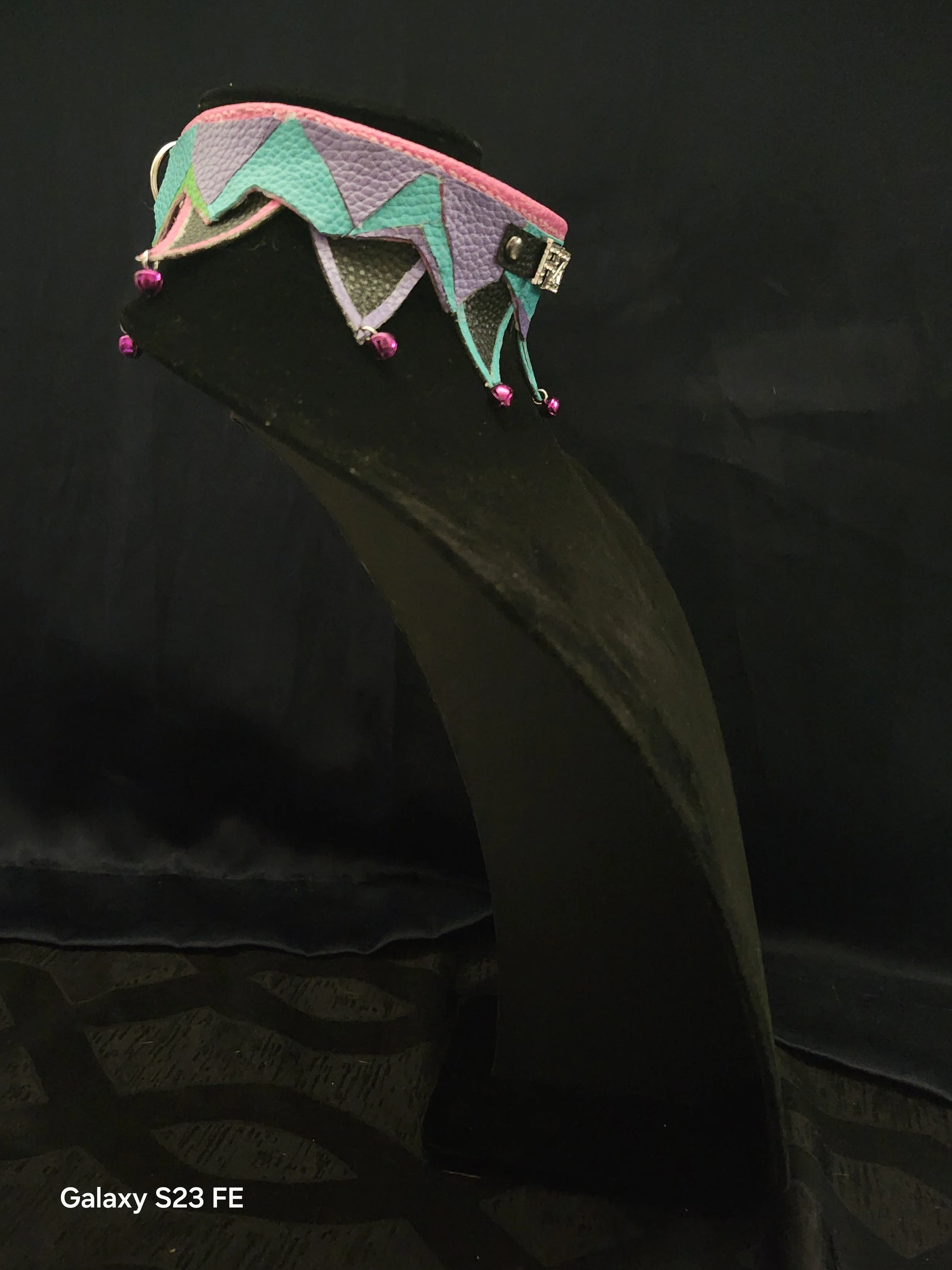 HB Fizz Choker Right.jpg