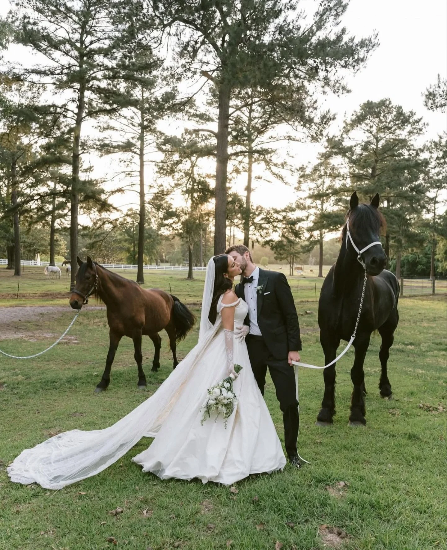 Equestrian elegance, country chic, western romance. Honestly, whatever you want to call it &mdash; we just want to see more of this wedding theme!! 🤎 Not to mention, the landscape across our Canada gives countless opportunities for this theme to thr