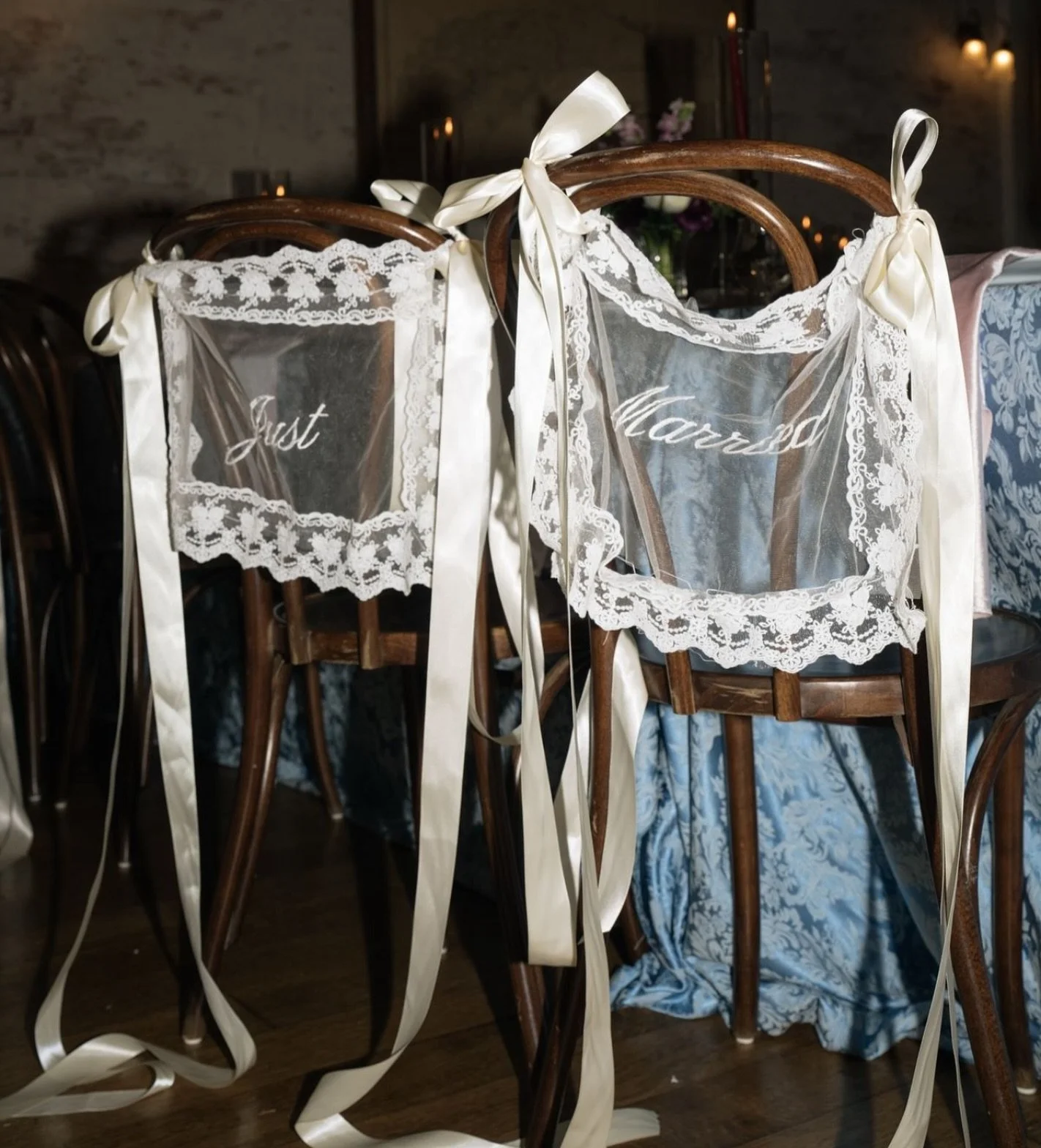 TRENDING: embroidery signage with a vintage flair 🤍

photo via @alyssajeanellphoto
couple @nika_marek @alexxp818