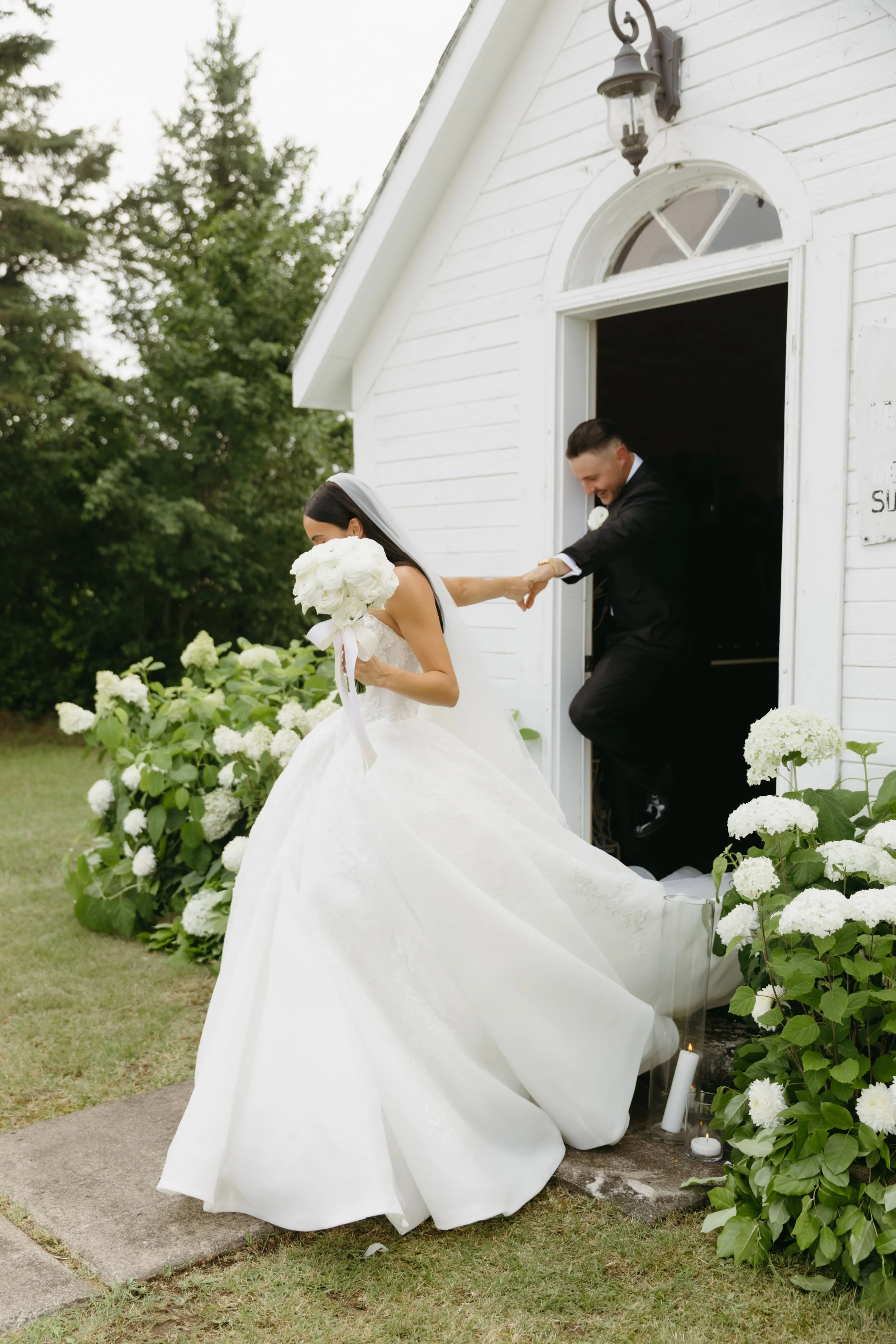 A Nantucket-Inspired Wedding, Brought Home to Sault Ste. Marie