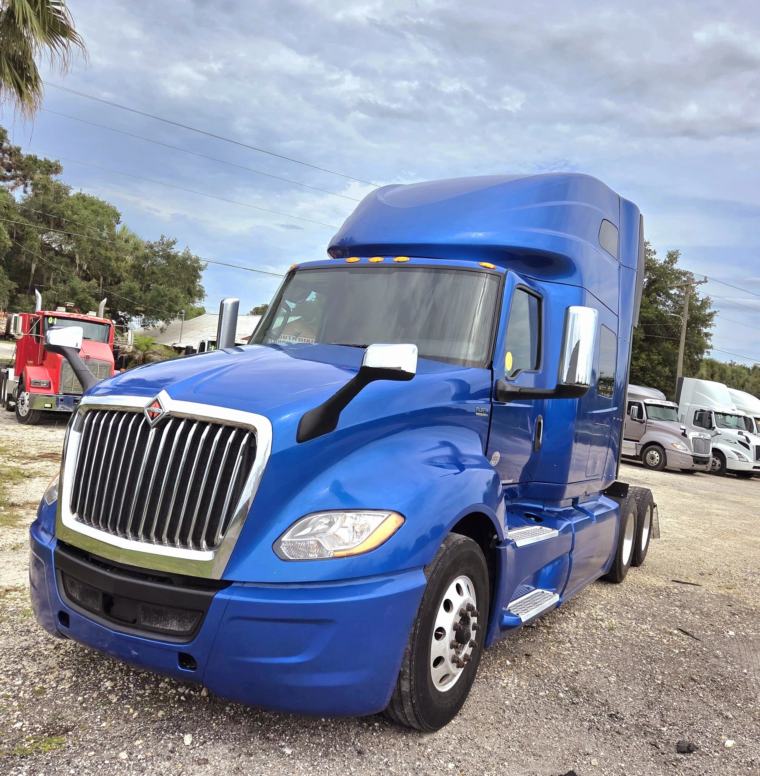 2021 IHC CONDO CUMMINS AUTOMATIC 12 SPD $ 35,000.00