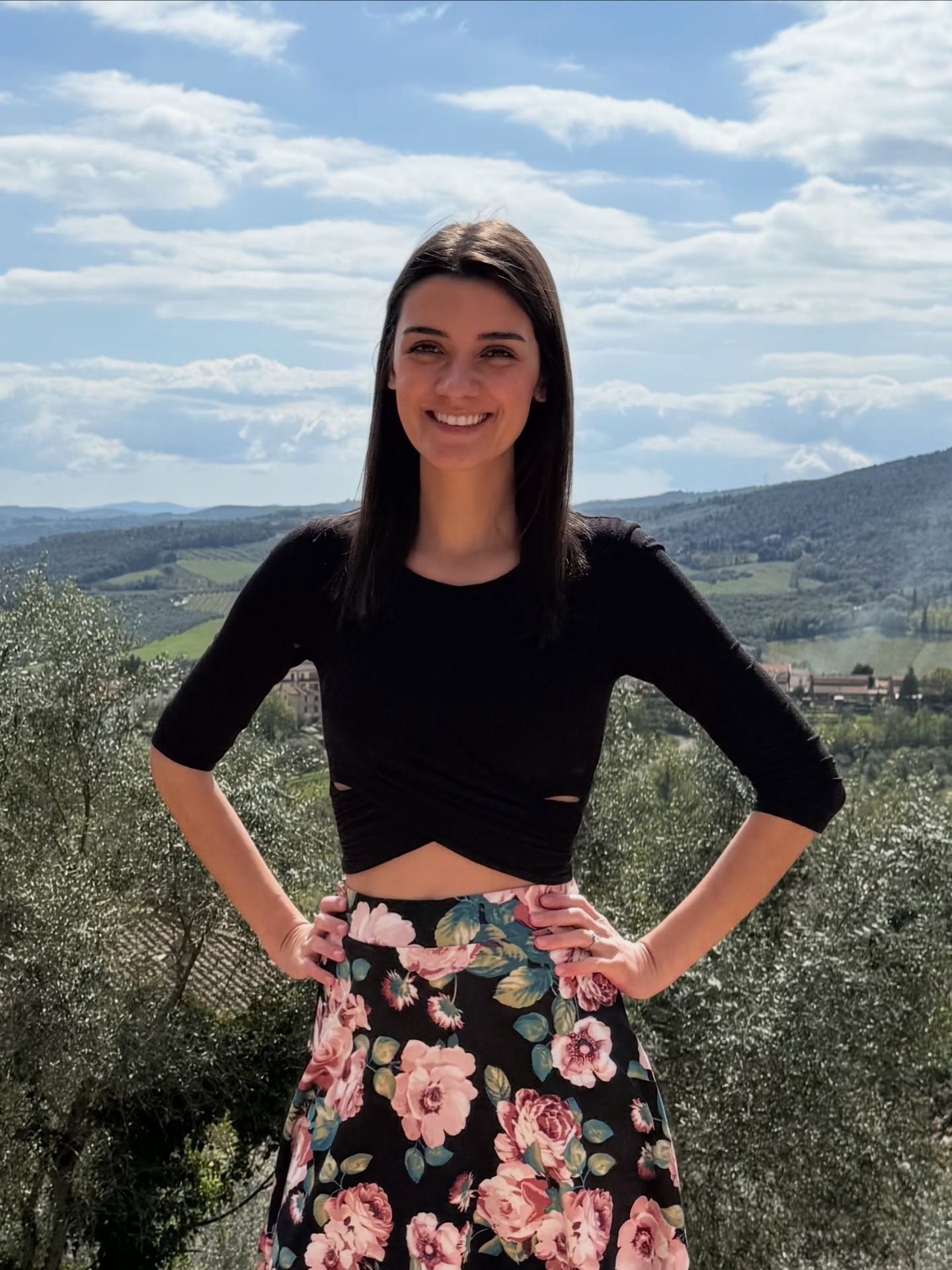 Hi, I&rsquo;m Larissa! The artist behind Sunshine Post Studio ☀️ 

I create illustrations and surface patterns designed to brighten someone&rsquo;s day and spread a little happiness wherever it goes. 

A few things that brighten up my day:
☕️ My morn