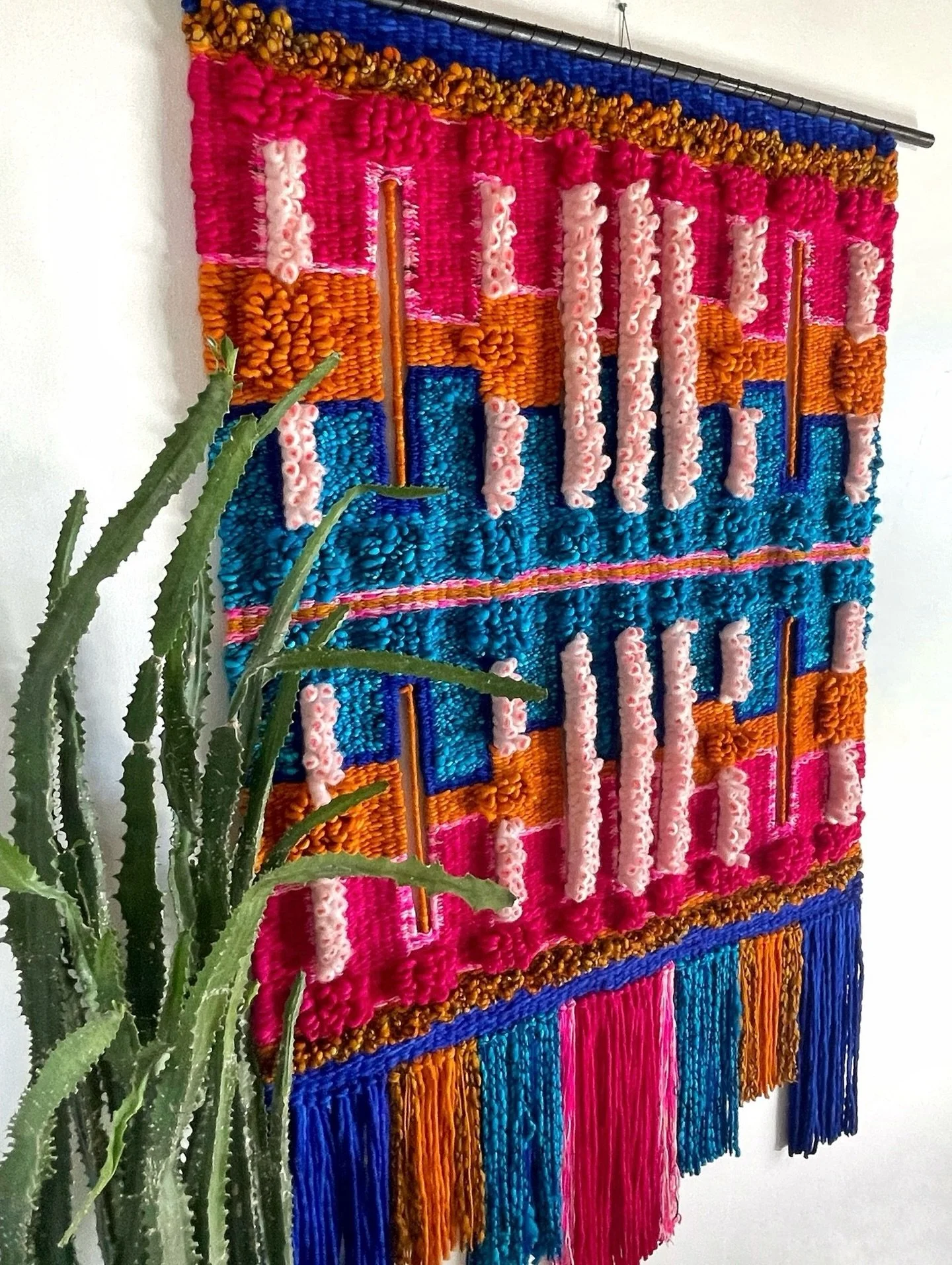 This babe went to her new forever home in Colorado yesterday. This is one of my favorite weavings to date and I&rsquo;m so happy she went to a good home! 💕🙏🏼