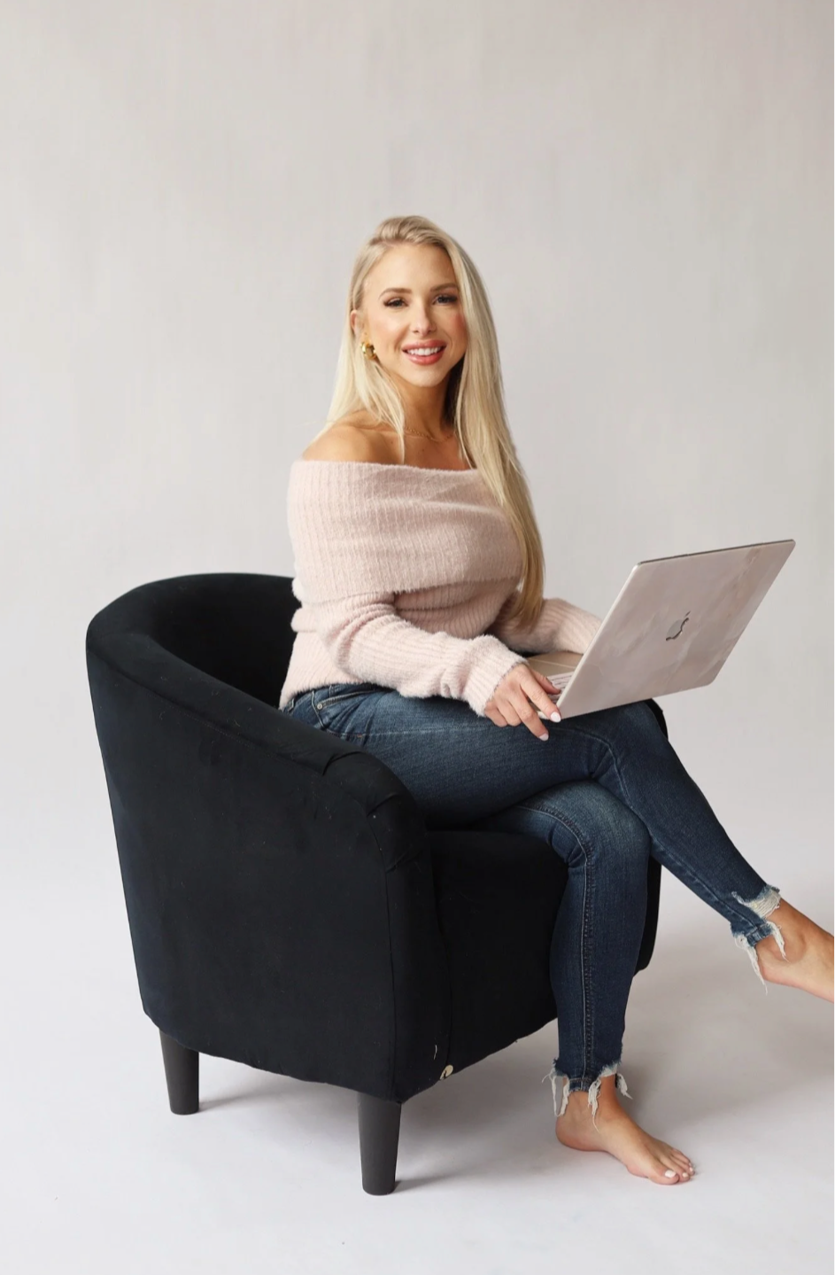 Brittnay Dugauy presenting at Courageous Like Her women's business conference