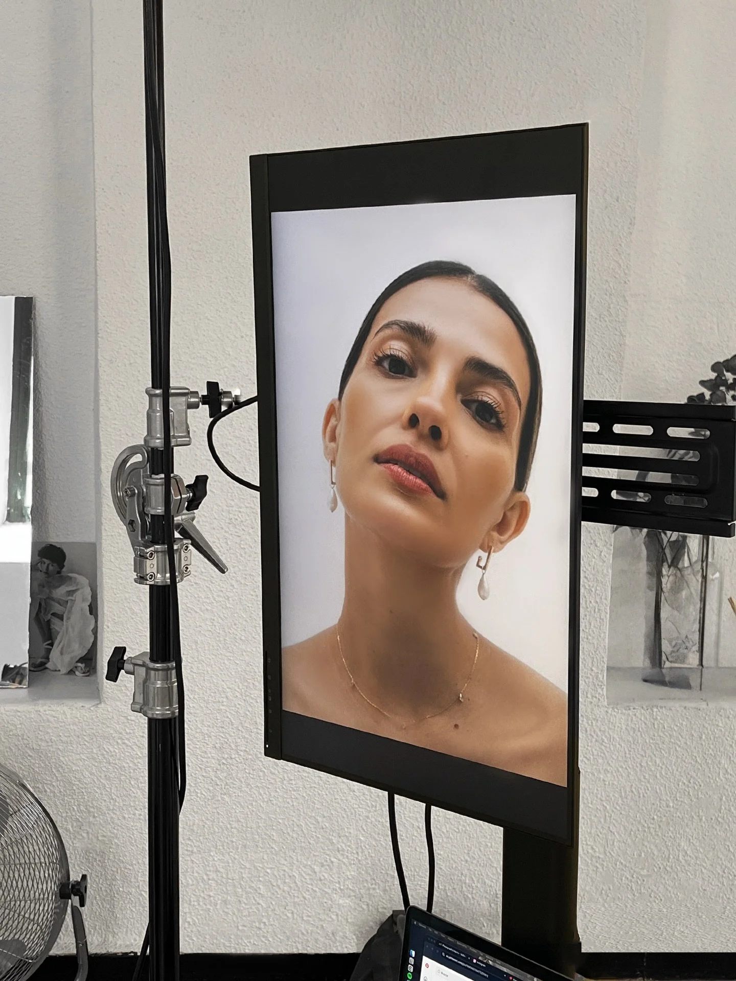 Last summer, between ideas and prototypes, we photographed the very first Maison Lipowa collection. A small moment that felt quietly monumental. 

Working with @luxars.studio was a lesson in trust and a joyful collaboration. The most meaningful part,