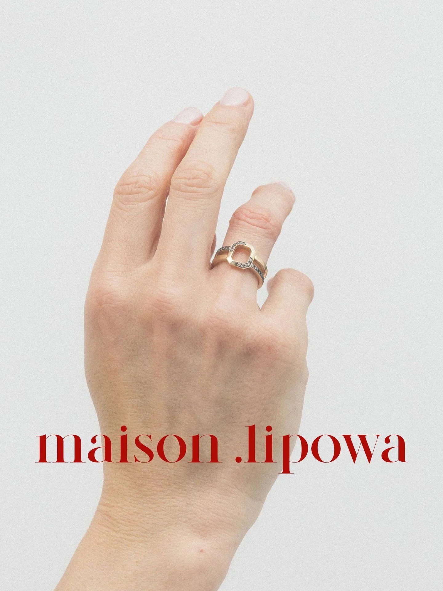 Not your classic gold ring.

Instead, geometric, minimal, and designed in solid gold with subtle diamonds &mdash; for women who prefer structure.

It&rsquo;s the kind of fine jewellery you wear every day. Effortless. Architectural. Slightly unexpecte