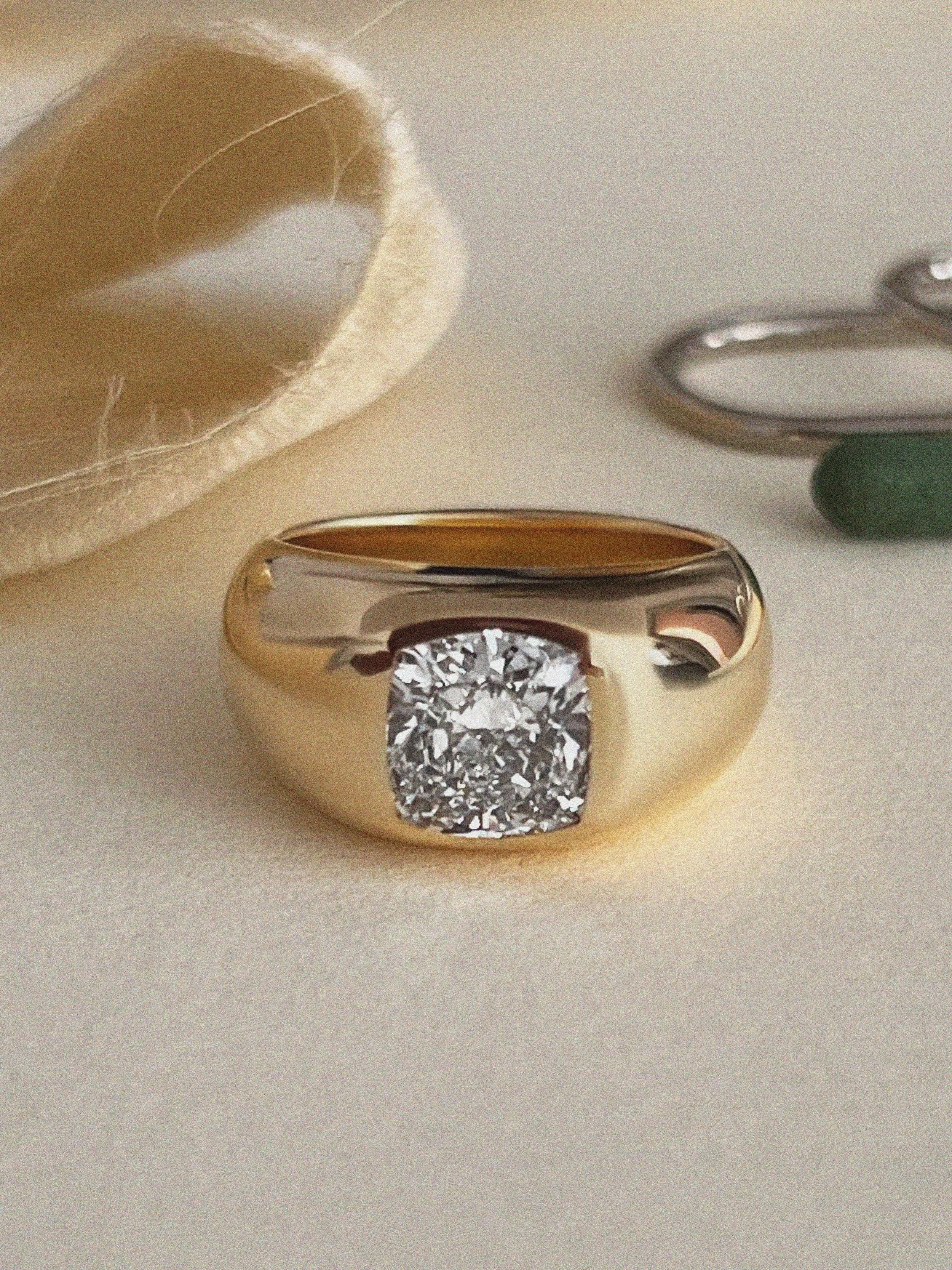 CushionDiamondRingThickBandMaisonLipowa.jpg