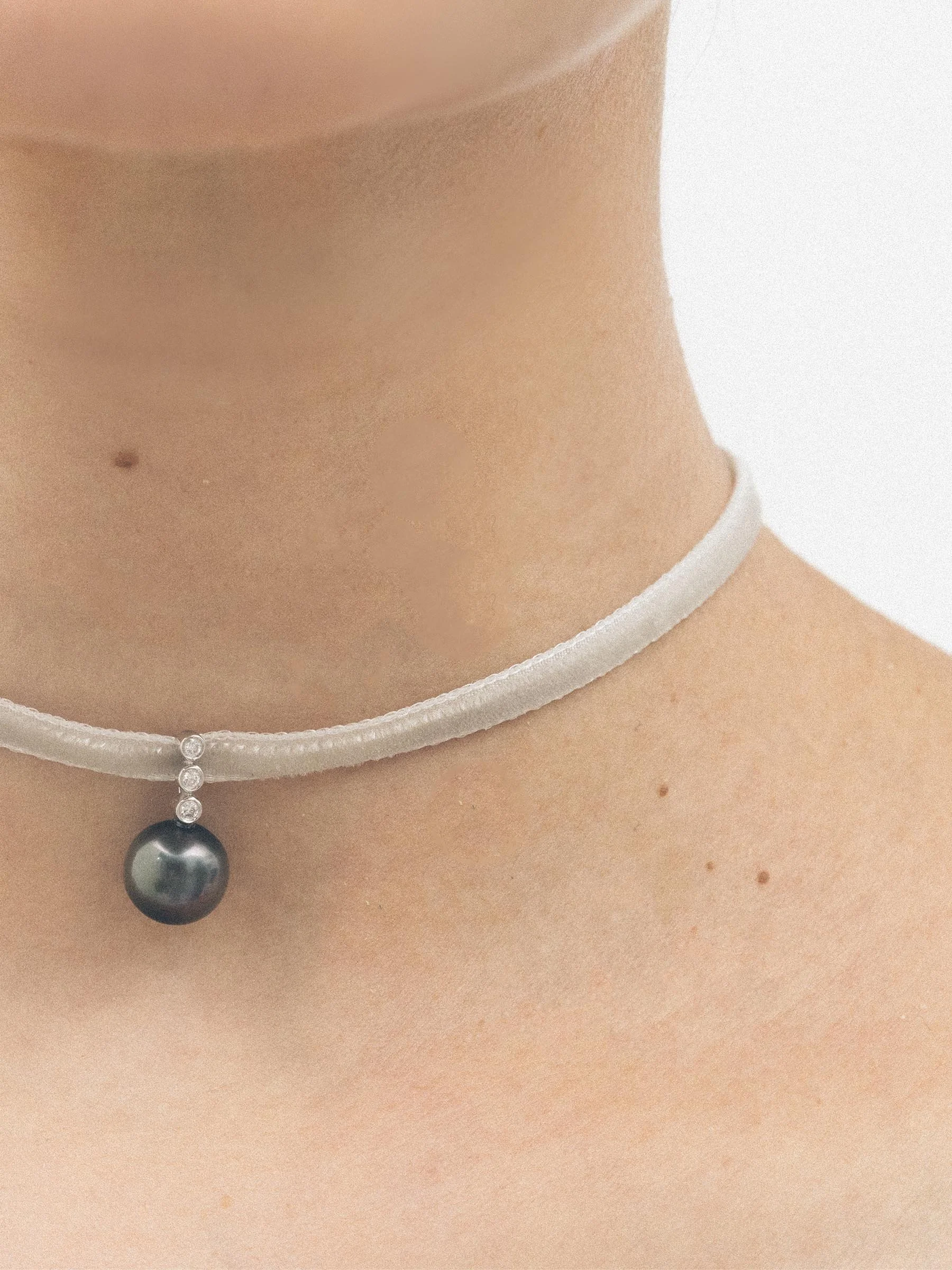 Varsovia Midnight Pearl Pendant