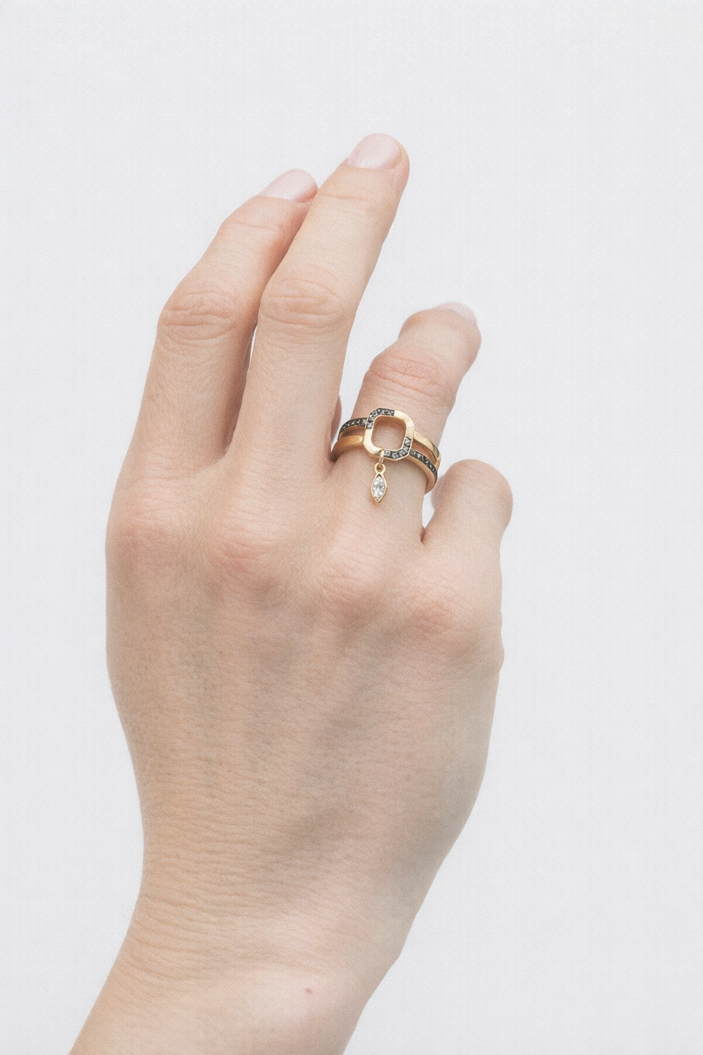 Na Miasto V.2 with Marquise Diamond Charm .png