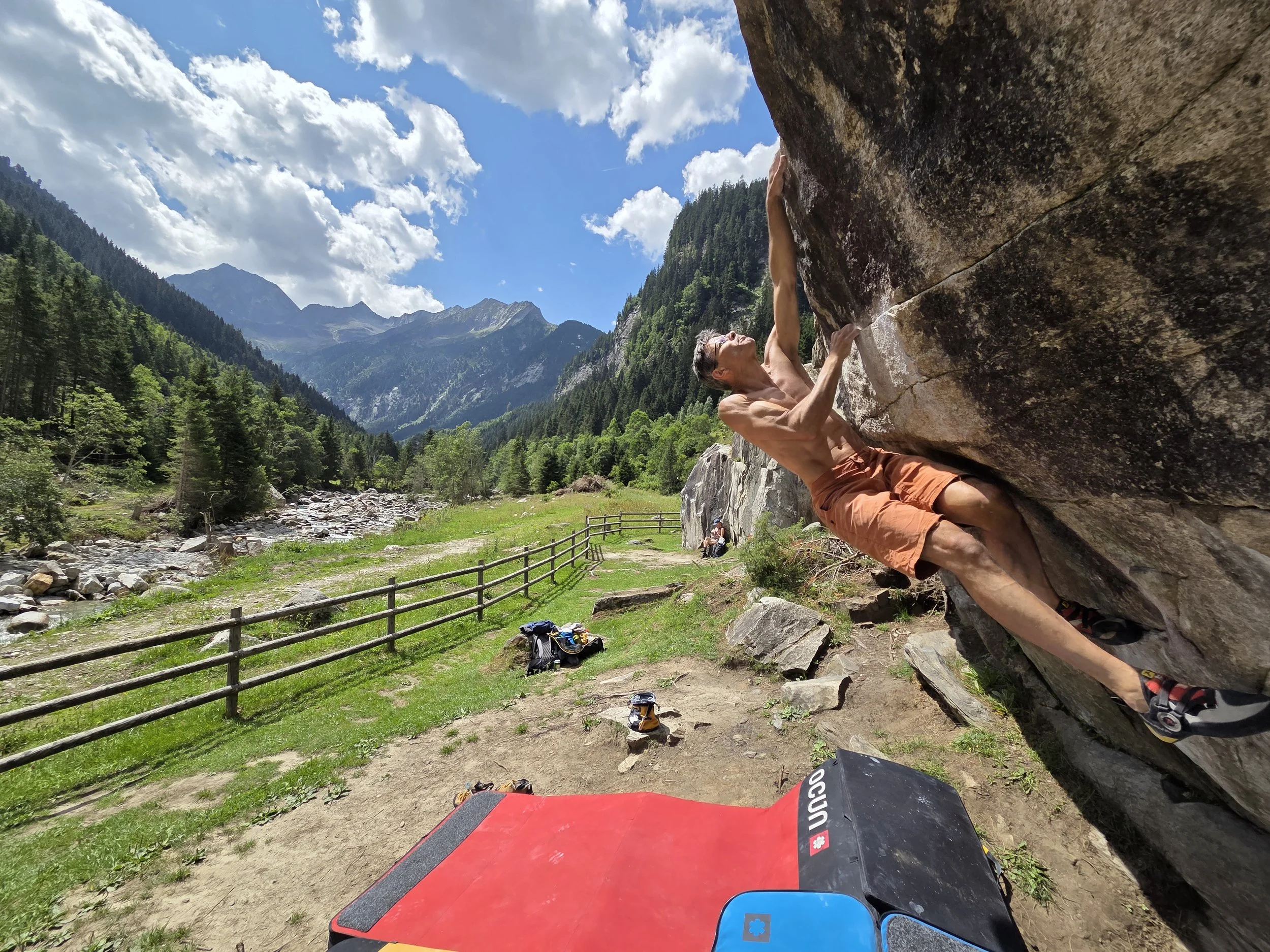 Klatring i Zillertal. 
Buldrer: Dag Nygaard
Foto: Sverre Nygaard