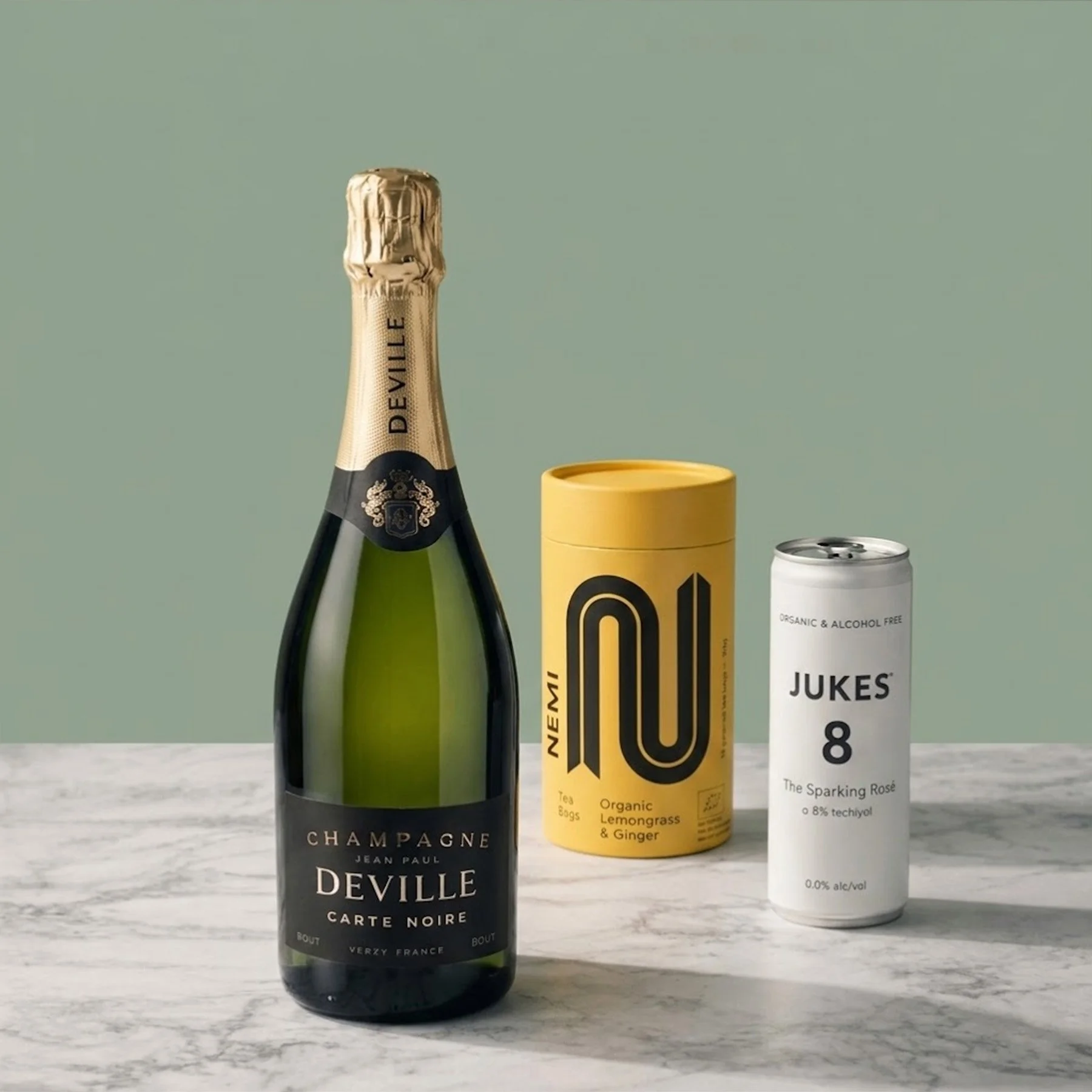 Selection of drinks for corporate hampers including champagne, cocktails, alcohol-free drinks and tea