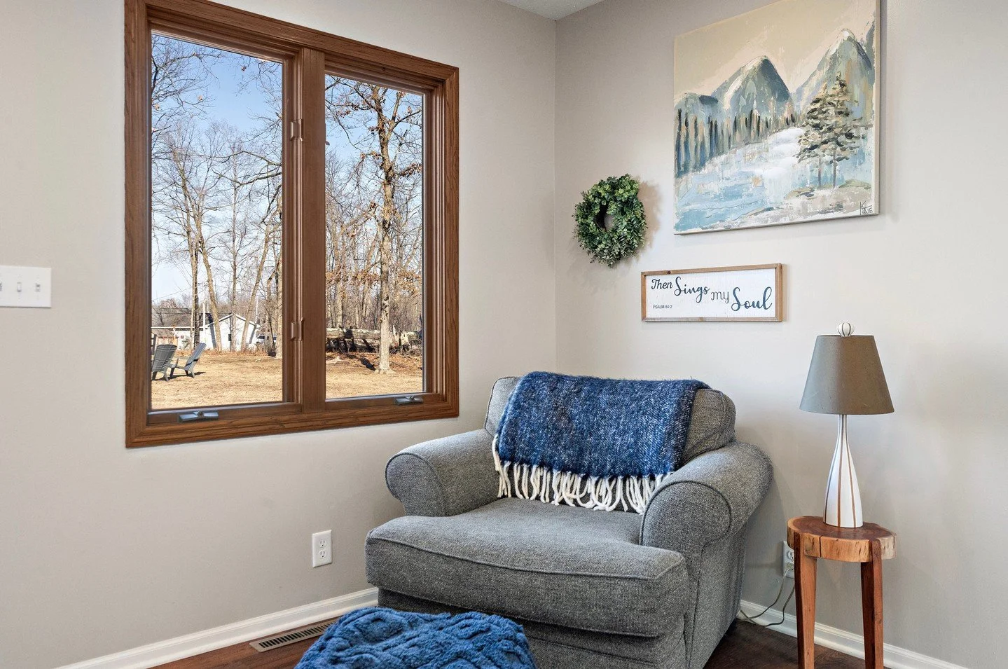 Elevate your Airbnb or Vrbo listing with stunning professional photography! 📸🏡 Capture the perfect vibe to attract more guests. 🌟 #ShortTermRentalPhotography #AirbnbPhotography #AirbnbMinnesota  #VrboPhotography #VrboMinnesota #RealEstatePhotos #V