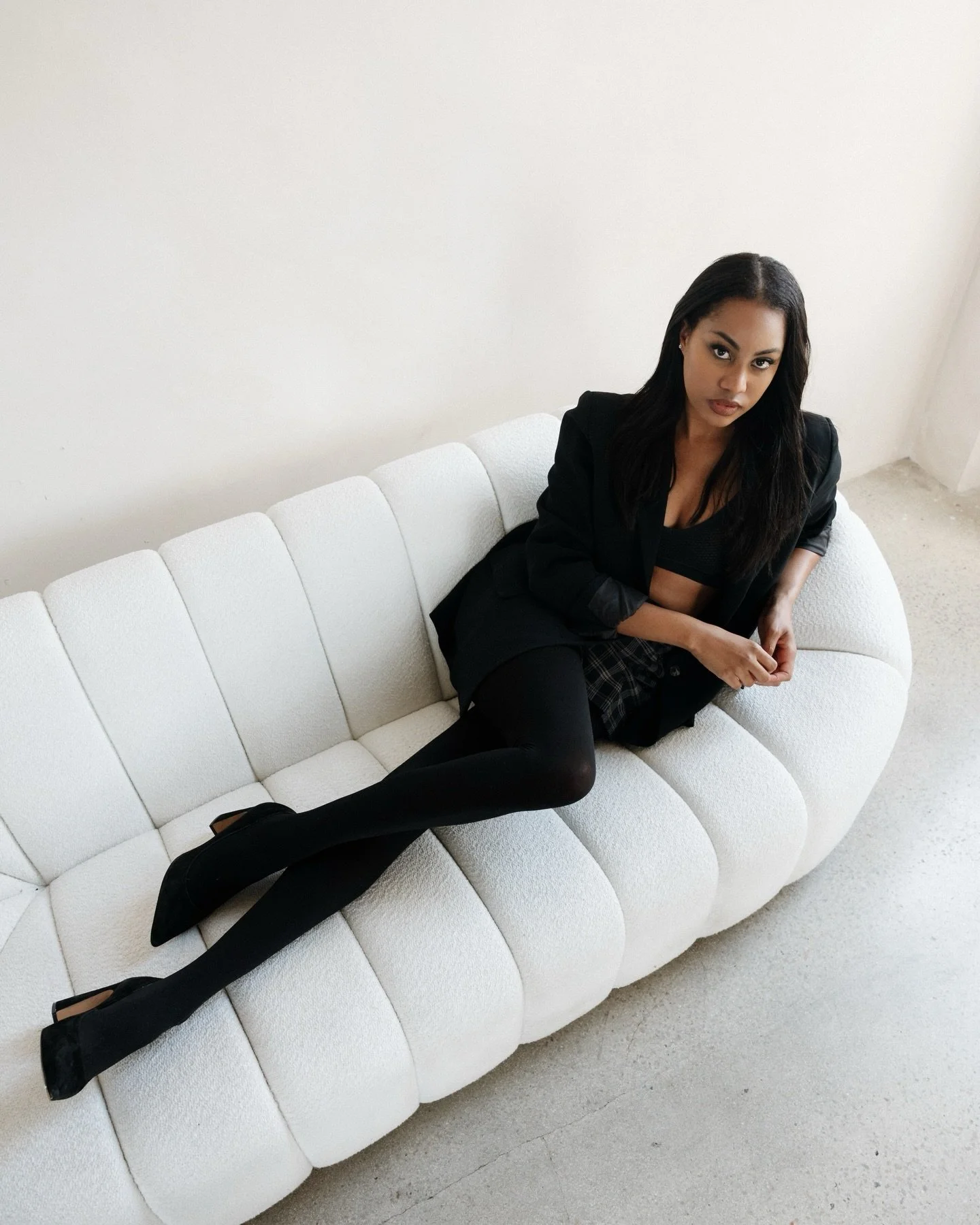 @piperkenyaee at @mintroom.miami 🤍📸
.
.
Meeting a model, who also wants to be a mortician someday was next level. Piper you inspire me with your grit and authenticity 🤍🖤🤍
.
.
.
If you&rsquo;re needing a branding/ portfolio refresh - let&rsquo;s 