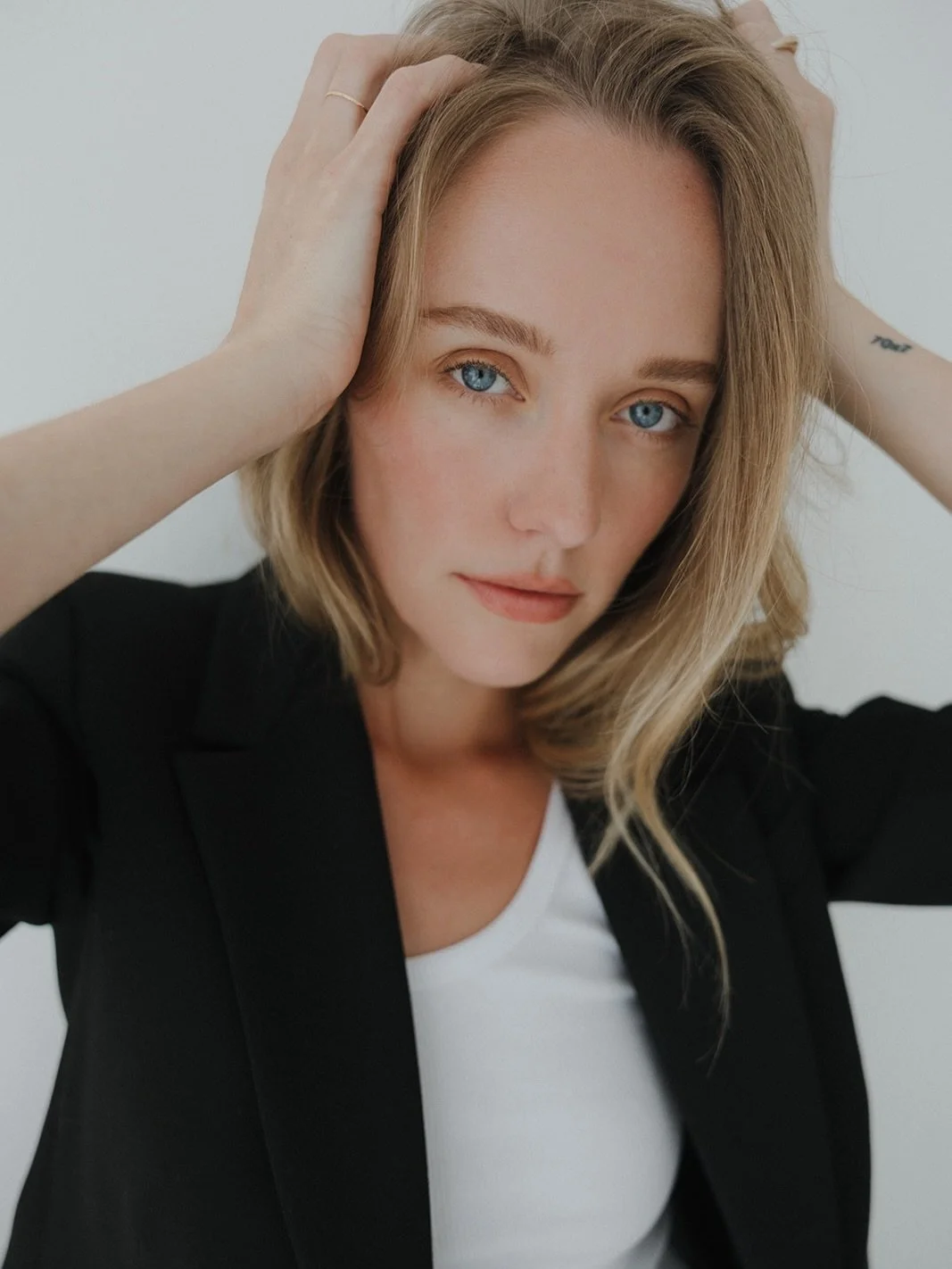 📍 📸Miami this weekend only
.
.
🙋🏼&zwj;♀️ Hi I&rsquo;m Emily, former model, future - your favorite photographer. 🪄I&rsquo;ll be in Miami May 9&ndash;12 and I have a few open spots &mdash; and I want to fill them with you!
.

Saturday, May 9 &midd