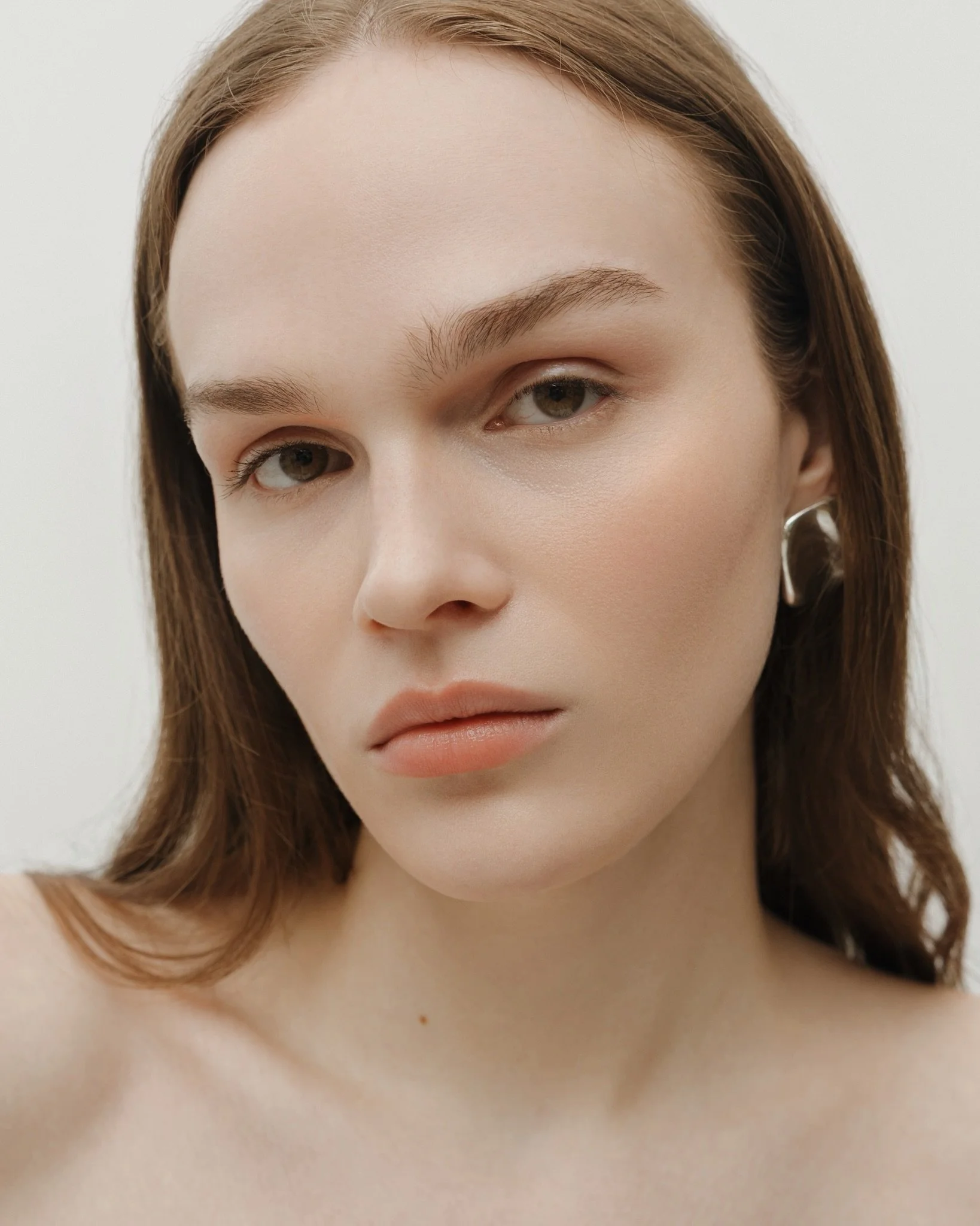 w/ @collmercer 🪽 at @lovestudiosnyc 
.
.
A real life angel ✨🪽💫
.
.
.
Also&hellip;. Red makeup 💄 by yours truly, with a big thanks to Colin for trusting me 🙌🏼😅
. 
.
.
.
#nycphotographer #fashionphotography #beautyshoot #nycmodel