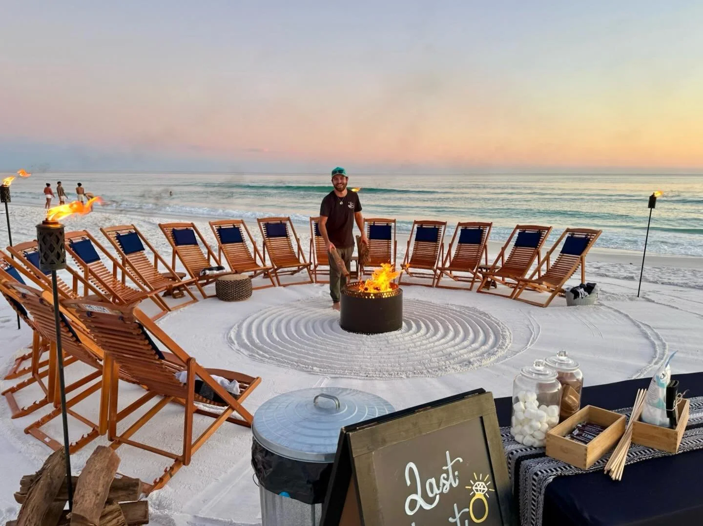 When you choose to spend your night with us, you&rsquo;re sure to be greeted by a friendly face! 😀 🔥 🪵 🤙 #30abeachbonfire #pcbbeachbonfire #beachbonfire #pierpark #beachnight