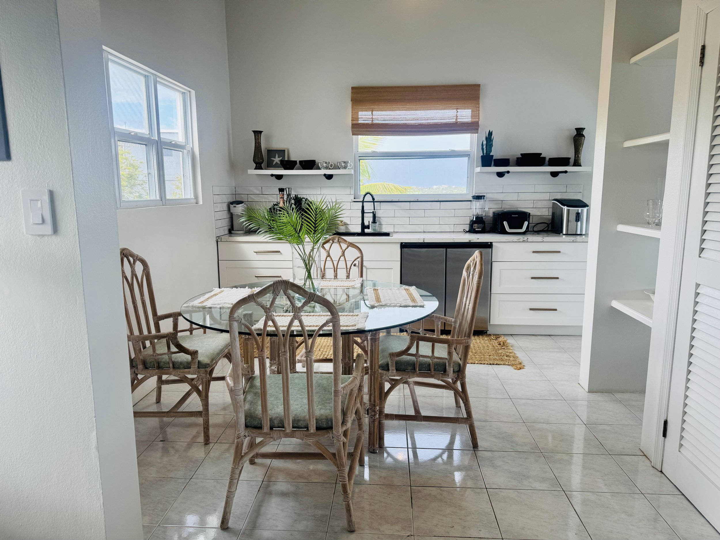 Kitchenette 1