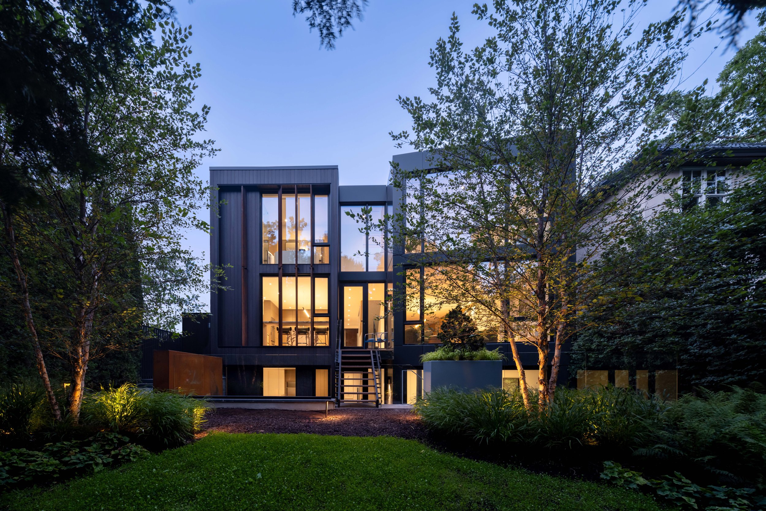 These-Architects_House-on-a-Ravine-Ext-4sm.jpg