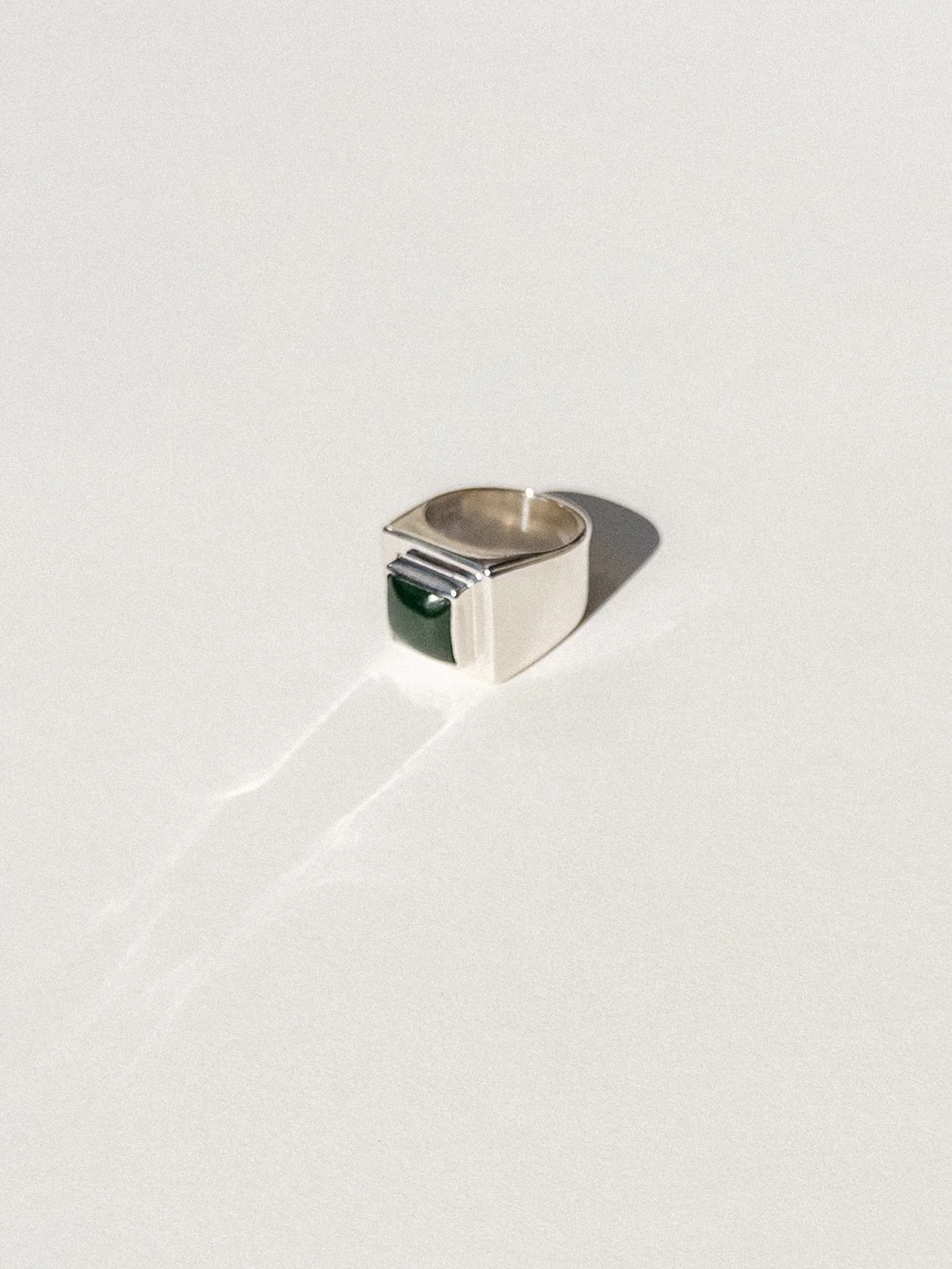 square stone signet in jade - size 4.25