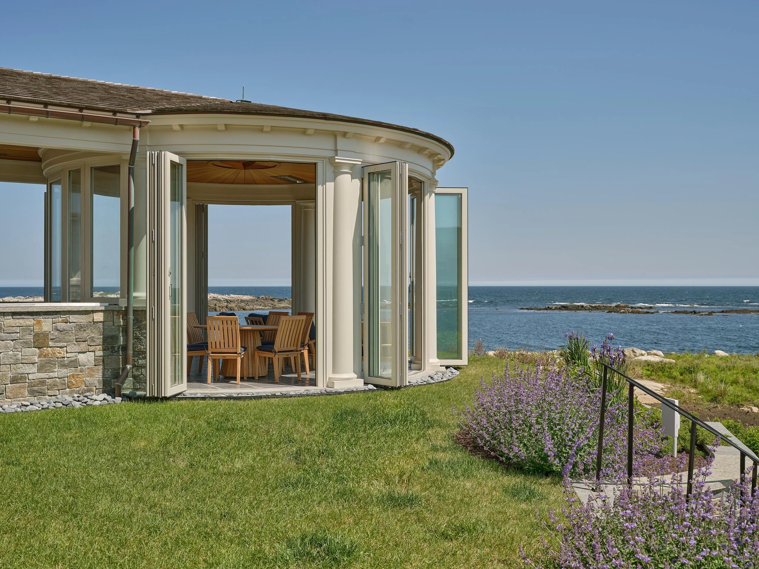 How to Choose the Right Builder for Your Custom Home