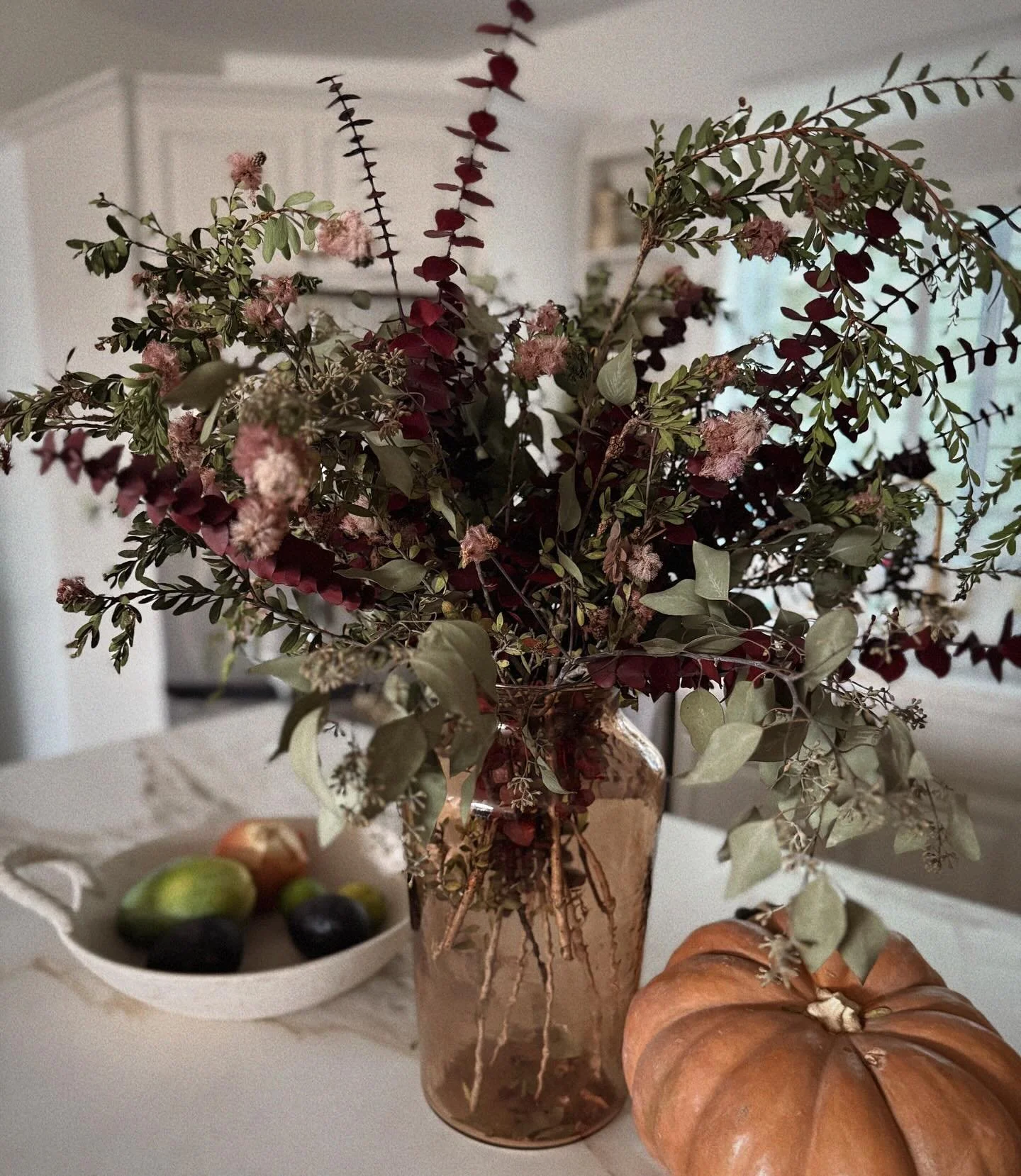 Autumn florals: @mirandafryeofficial has taught me everything I need to know about dried floral arrangements.