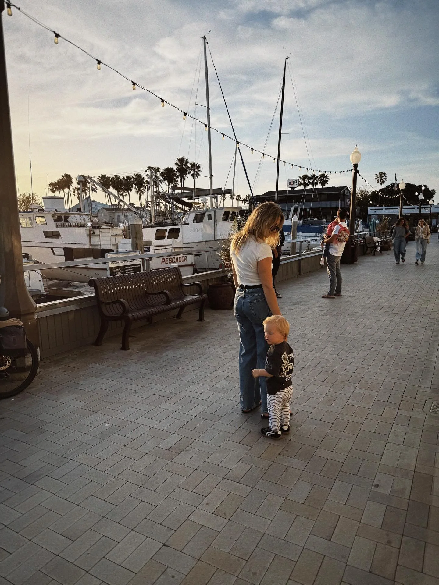 April things 💛

Friday Happy Hours
Beach Days
Fun (and exhausting) NorCal trips to the cousins
Easter
Client shopping/install&nbsp;for interiors
Client shopping for wardrobe and accessories
Girls birthday dinner