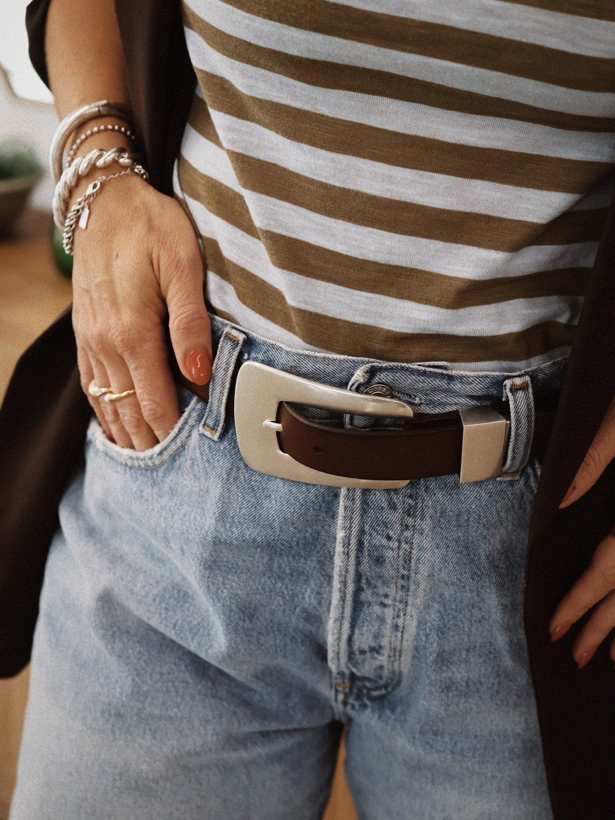 Jorts deserve more credit. The right pair can absolutely go to the office, especially with a blazer and a kitten heel. I&rsquo;m making the case in this week&rsquo;s Substack, In the Meantime, plus linking a few of my favorites. Link in bio. xx