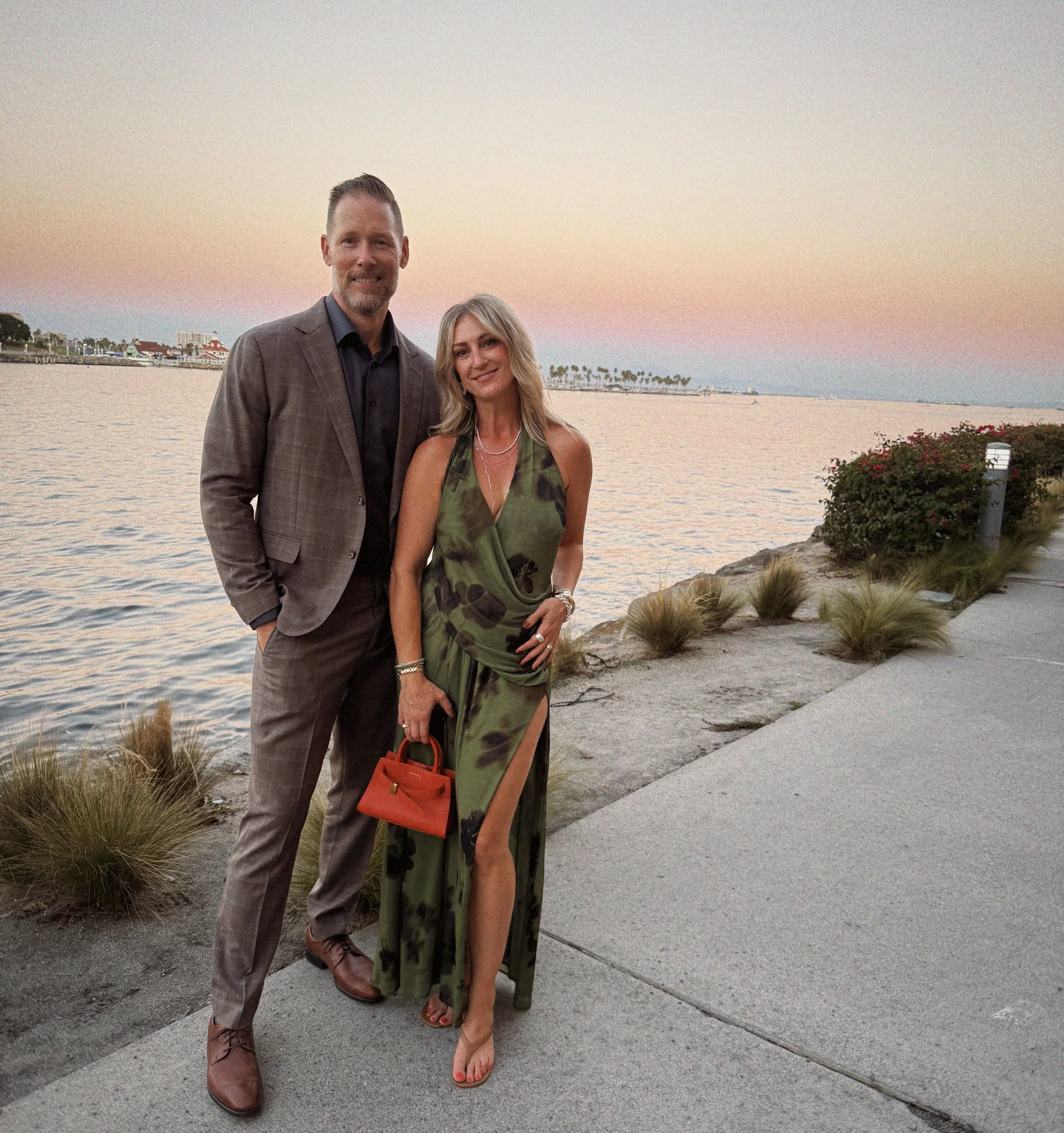 A weekend celebrating some of our favorite people. A little on the search for the right guest-of-wedding dress, feeling beautiful in what you wear, and why we make finding the right dress harder than it needs to be.

More thoughts on this over on Sub