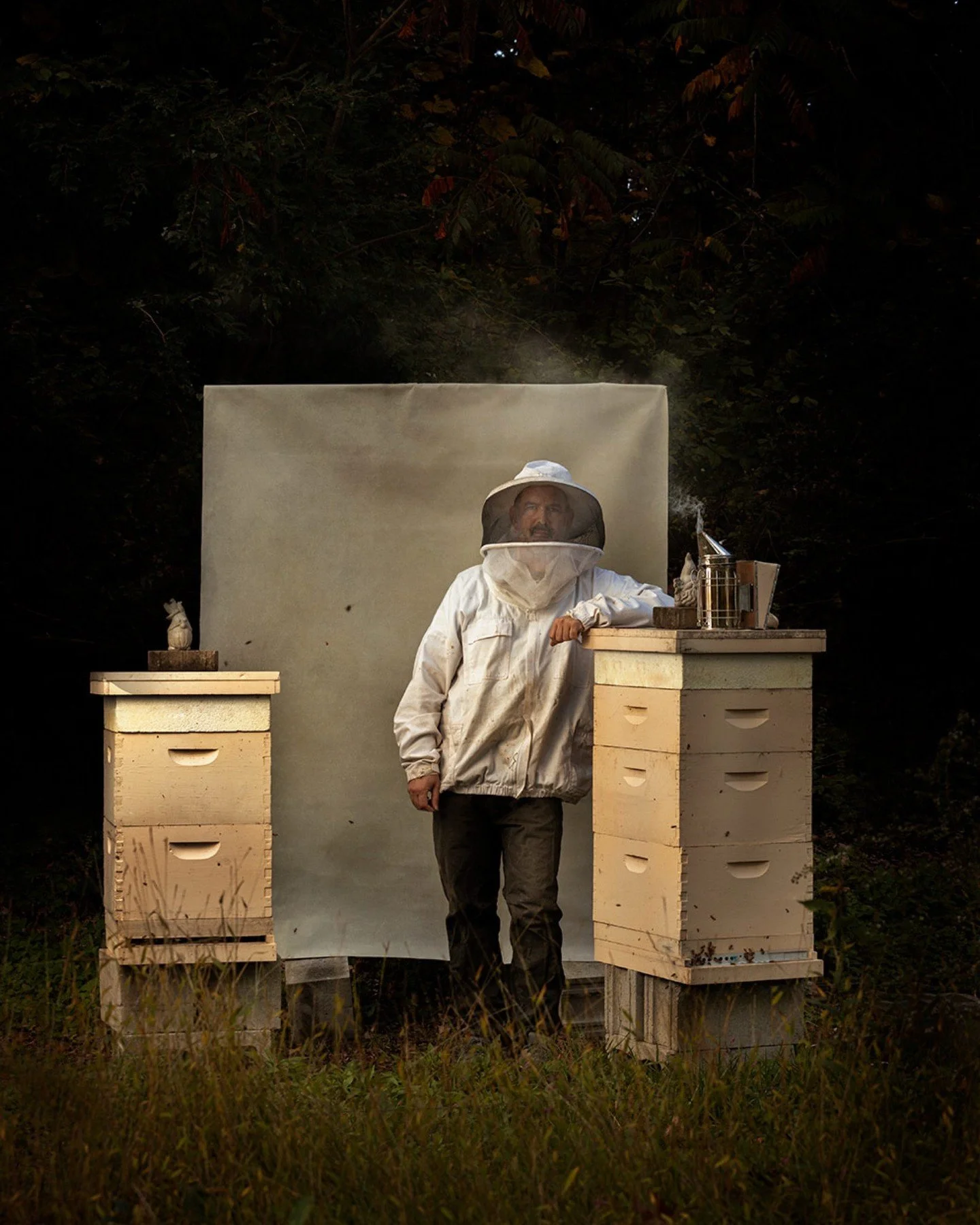 Late summer, golden light, and the quiet hum of bees doing what bees do.⁠
I came to photograph the honey harvest with @littlebeeofct one autumn afternoon. Honey isn't even their main thing. They make beautiful beeswax candles and focus on sustainable