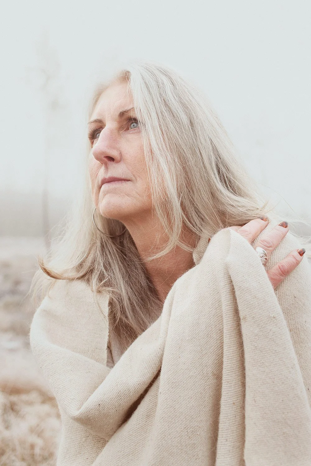 location-editorial-photography-winter-portrait-silver-woman.jpg