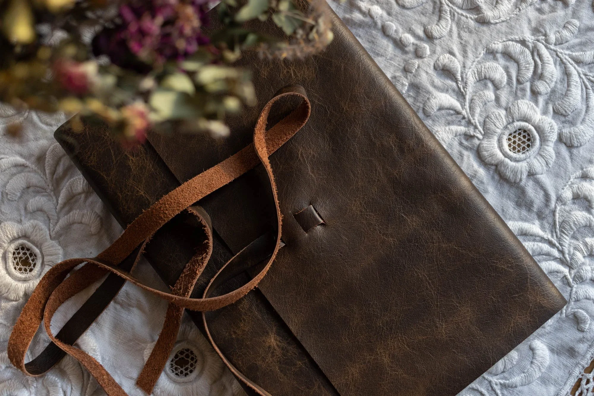 antique-look-natural-leather-photo-journal.JPG