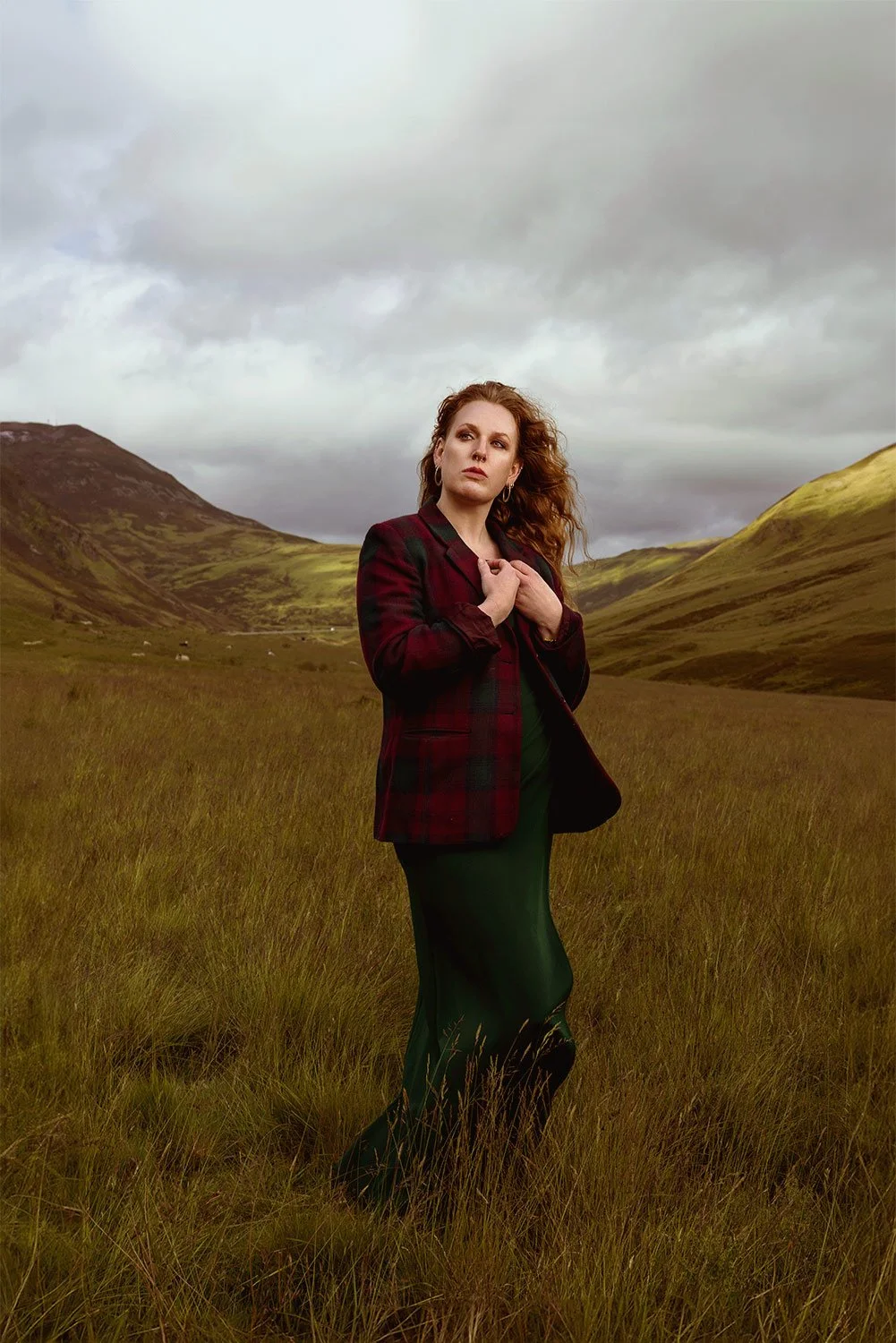 Cairngorms-national-park-woman-green-dress-lindsey-tartan.jpg