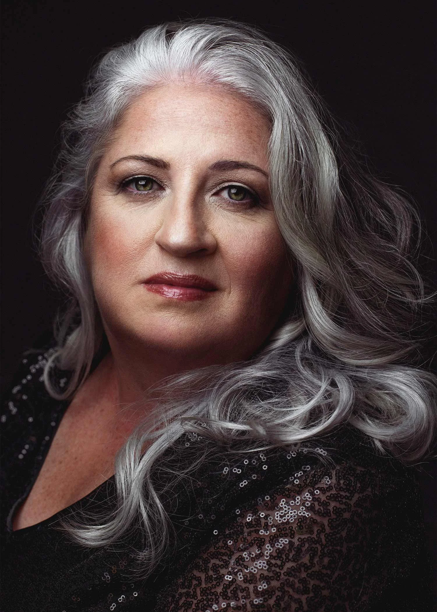 silver-haired-older-woman-headshot-photography-denmark.jpg