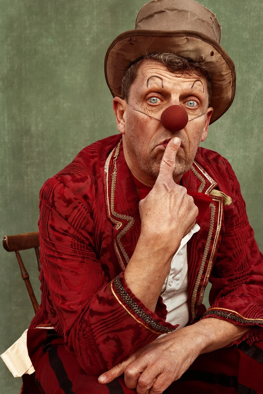 clown-thoughtful-closeup-portrait-danish-actor-soeren-hauch-editorial-photography.jpg