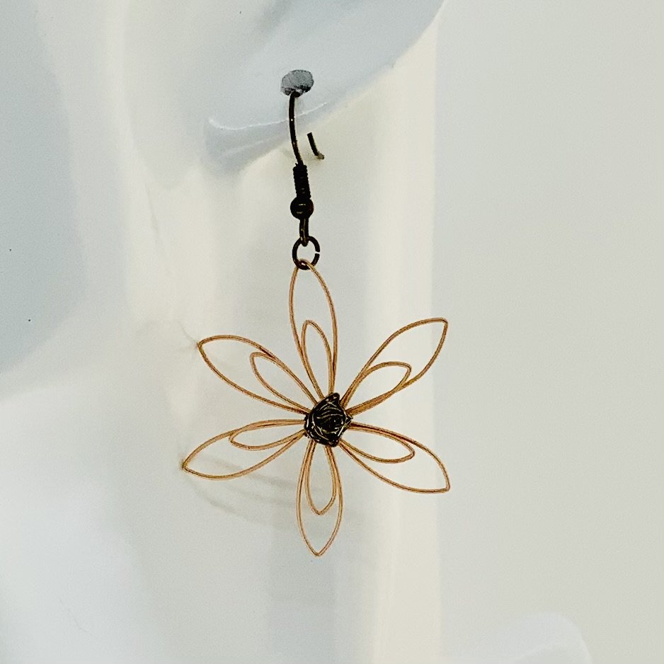 GSE147 - $88 (Pictured: Copper Strings w/ Antiqued Bronze Center)