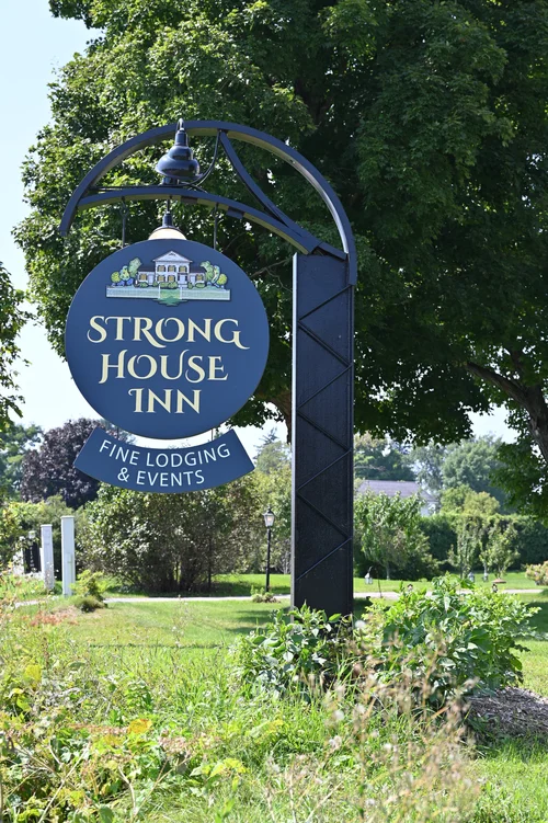 WOOD & WOOD SIGNS