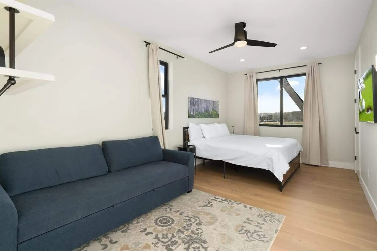 🥂 The Social Circle