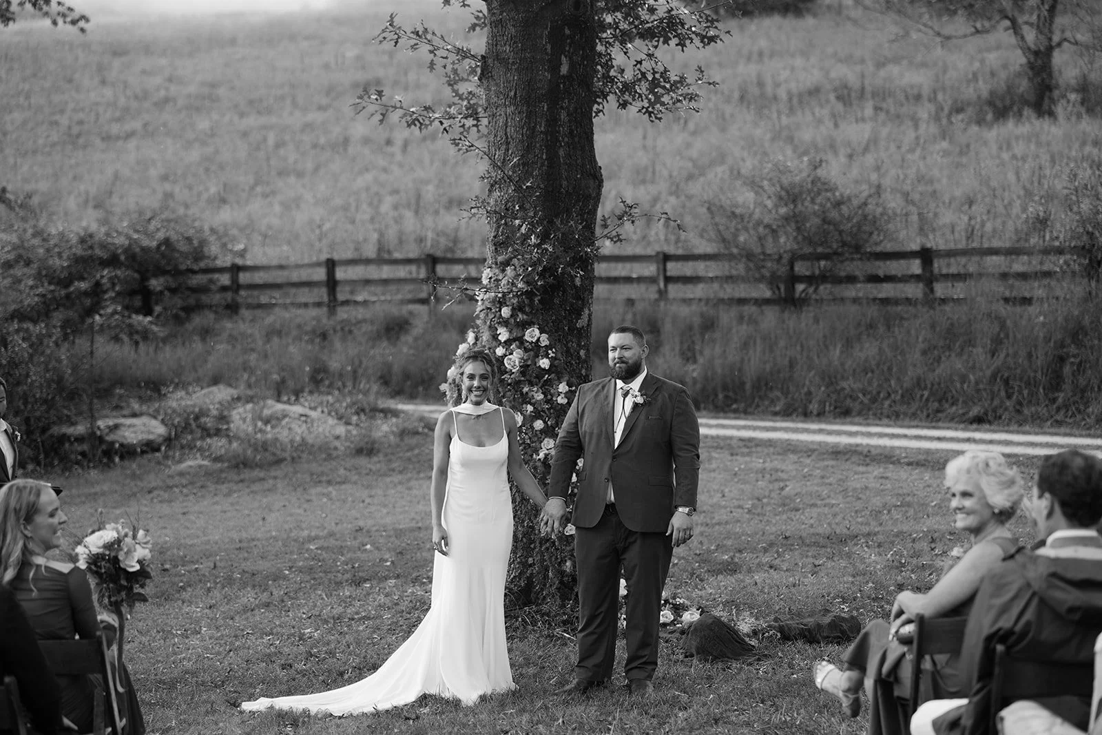 Lillie_Garrett_Wedding_BlueToadCidery_HighViewFarm_charlottesvillevirginia_wedding_photographer_thelehmancollective-1676.jpg