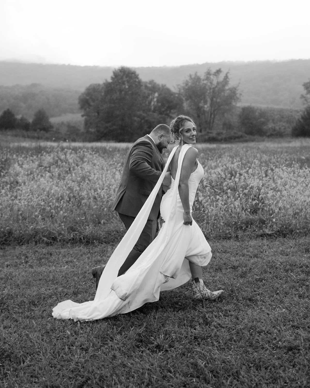 Lillie_Garrett_Wedding_BlueToadCidery_HighViewFarm_charlottesvillevirginia_wedding_photographer_thelehmancollective-2262-2.jpg