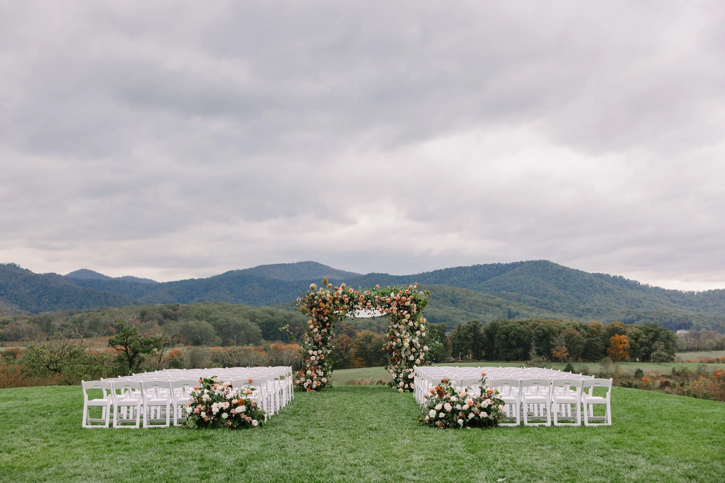 Jessica_Kyle_pippinhill_charlottesvillevirginia_wedding_photographer_thelehmancollective-4945.jpg