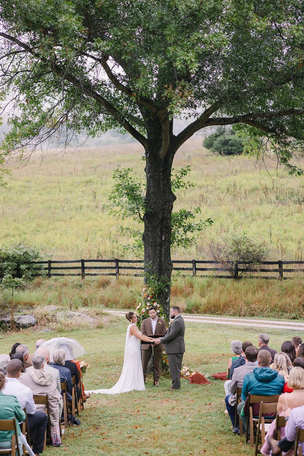 Lillie_Garrett_Wedding_BlueToadCidery_HighViewFarm_charlottesvillevirginia_wedding_photographer_thelehmancollective-1369.jpg