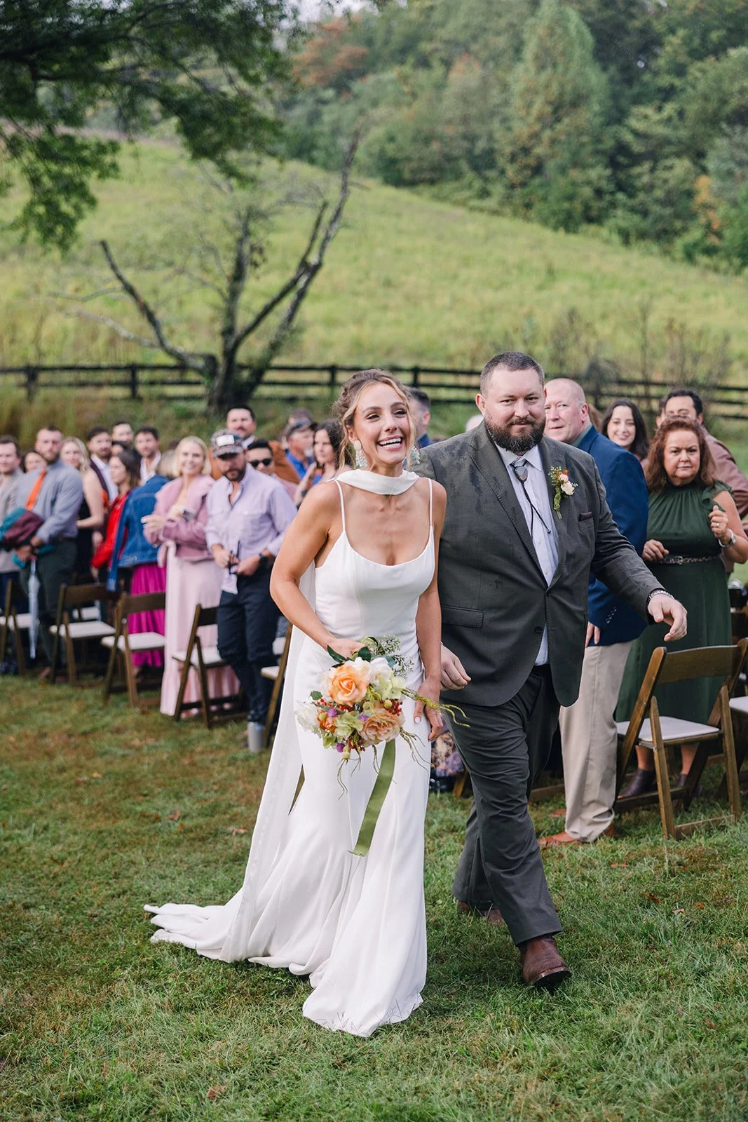 Lillie_Garrett_Wedding_BlueToadCidery_HighViewFarm_charlottesvillevirginia_wedding_photographer_thelehmancollective-1724.jpg